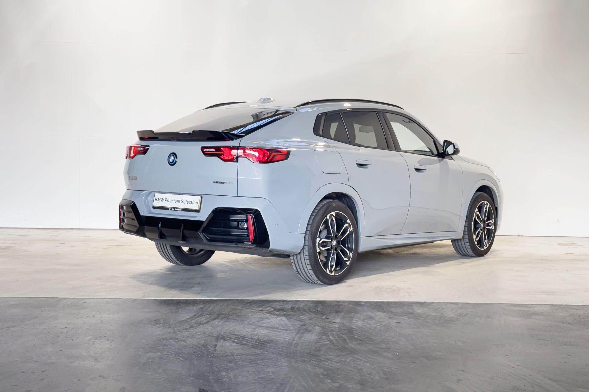 Foto van BMW Ix2 Edrive20