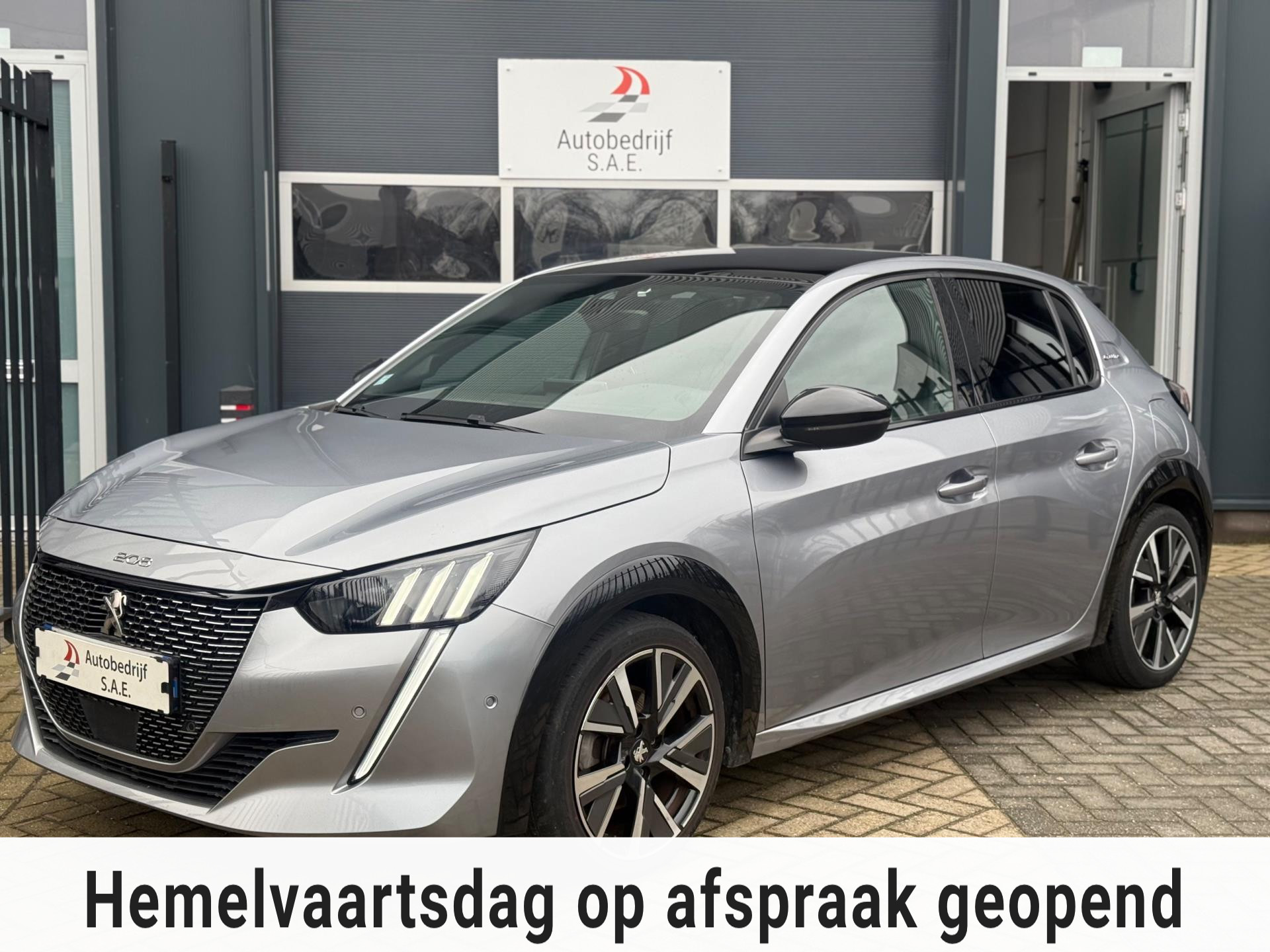 Peugeot 208 1.2 PureTech GT-Line CARPLAY PANO COCKPIT CAMERA 2020 - voorkant