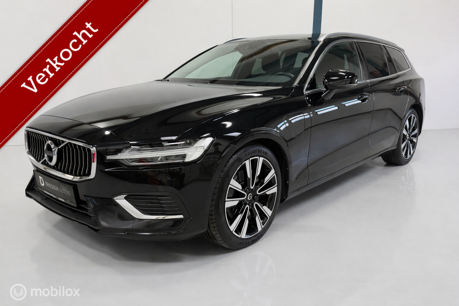 Volvo V60 2.0 T6 Twin Engine AWD Inscription LEER / CARPLAY 2020 - voorkant