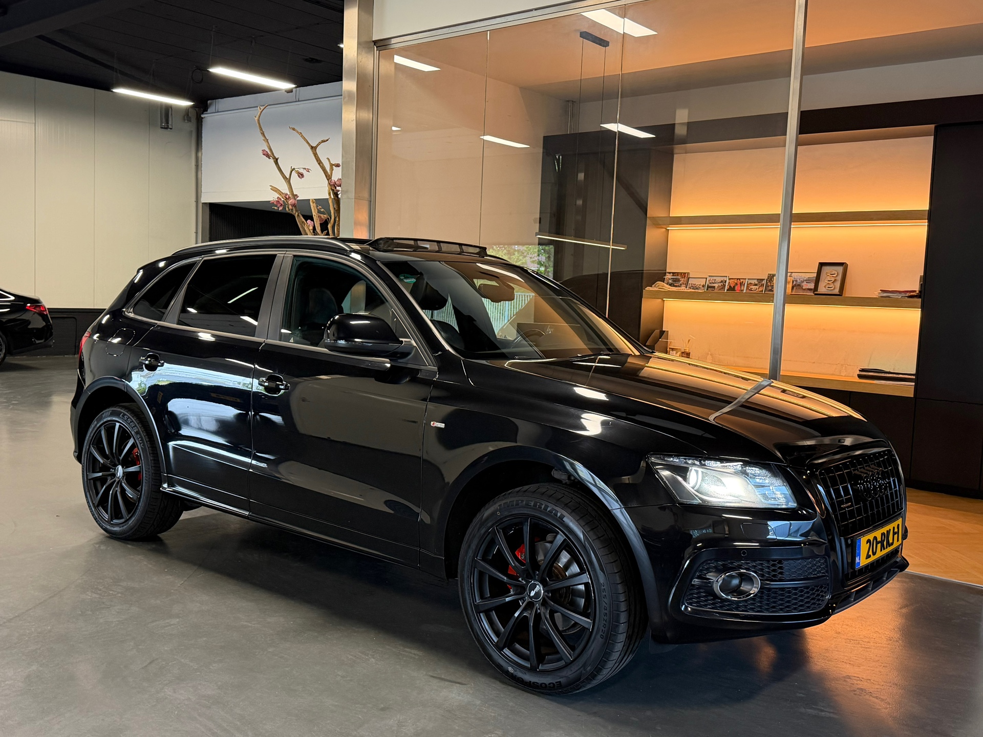 Audi Audi Q5 2.0 TFSI quattro S line Pano B&O NLauto NAP 2011 - voorkant