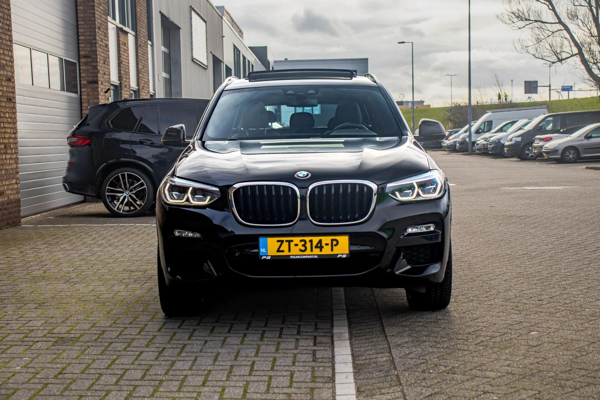 Foto van BMW X3 Xdrive20i