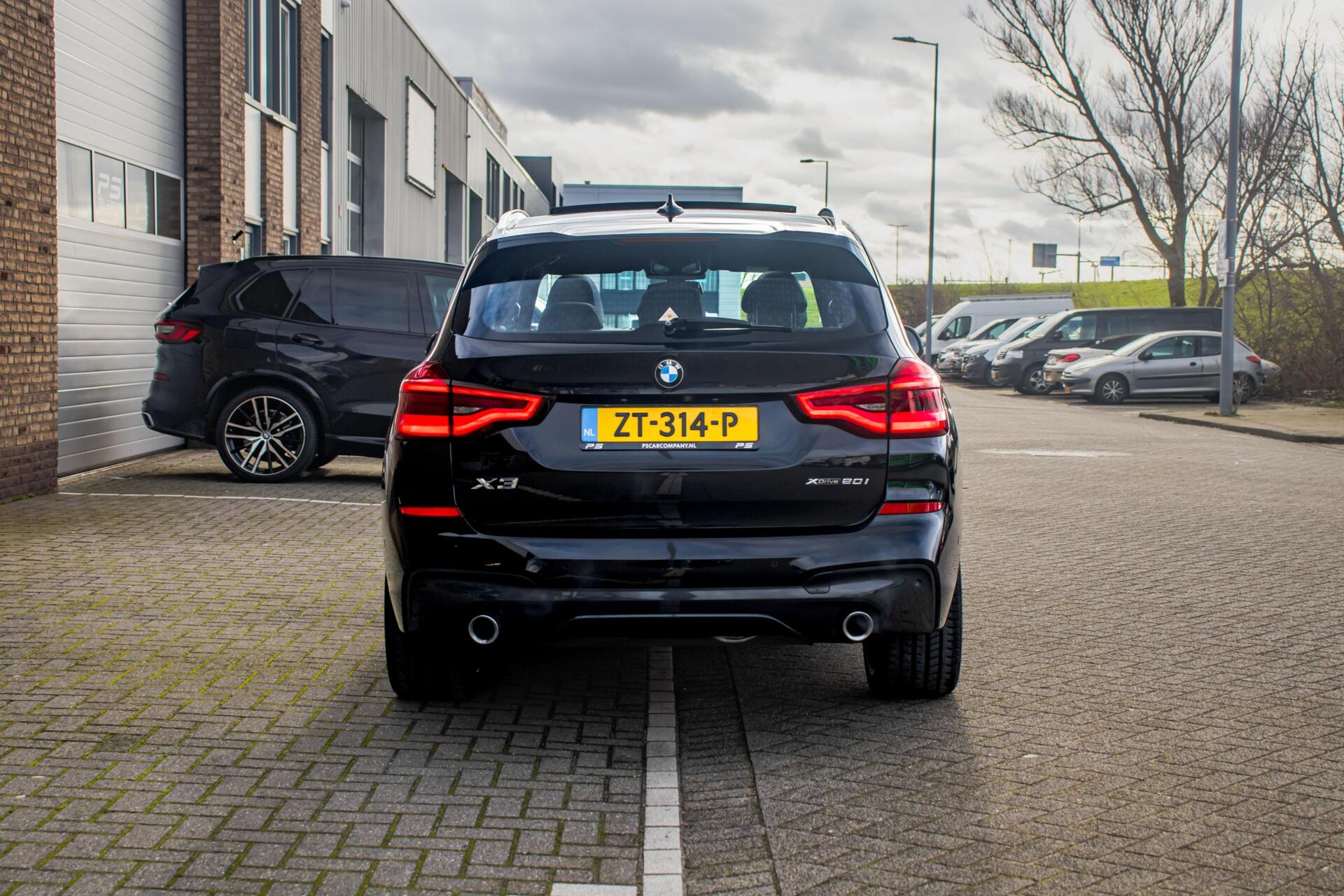 Foto van BMW X3 Xdrive20i