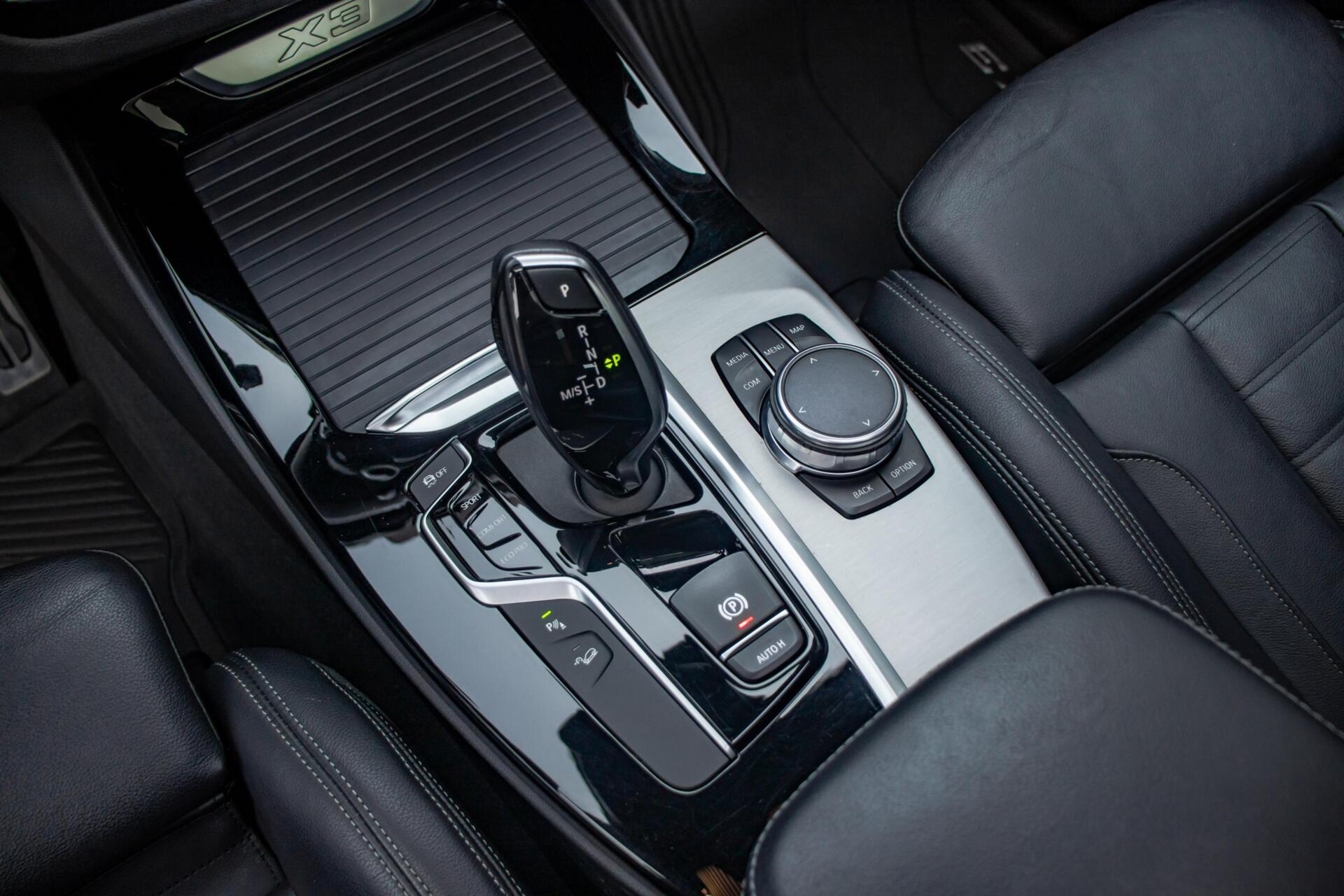 Foto van BMW X3 Xdrive20i