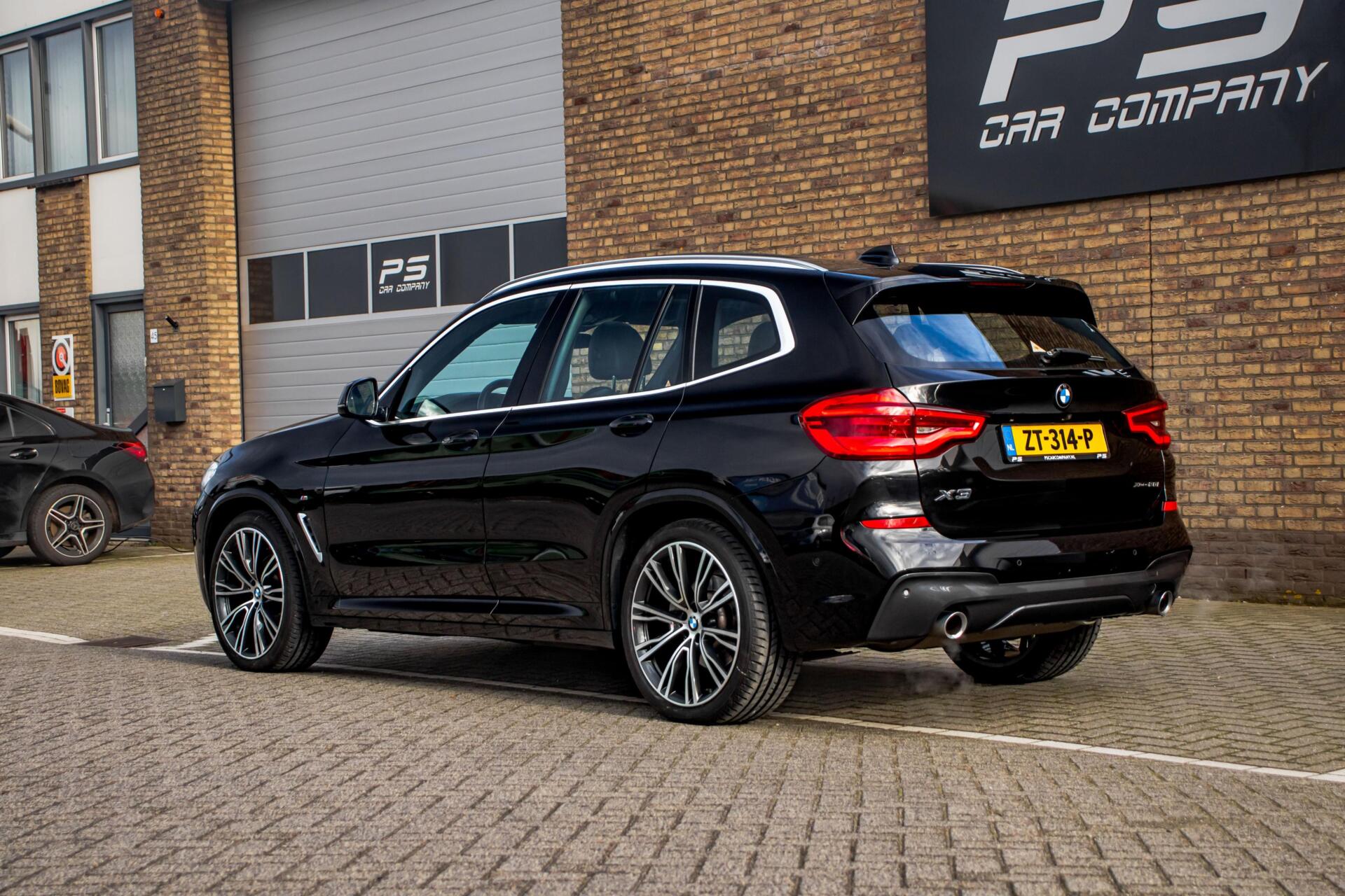 Foto van BMW X3 Xdrive20i