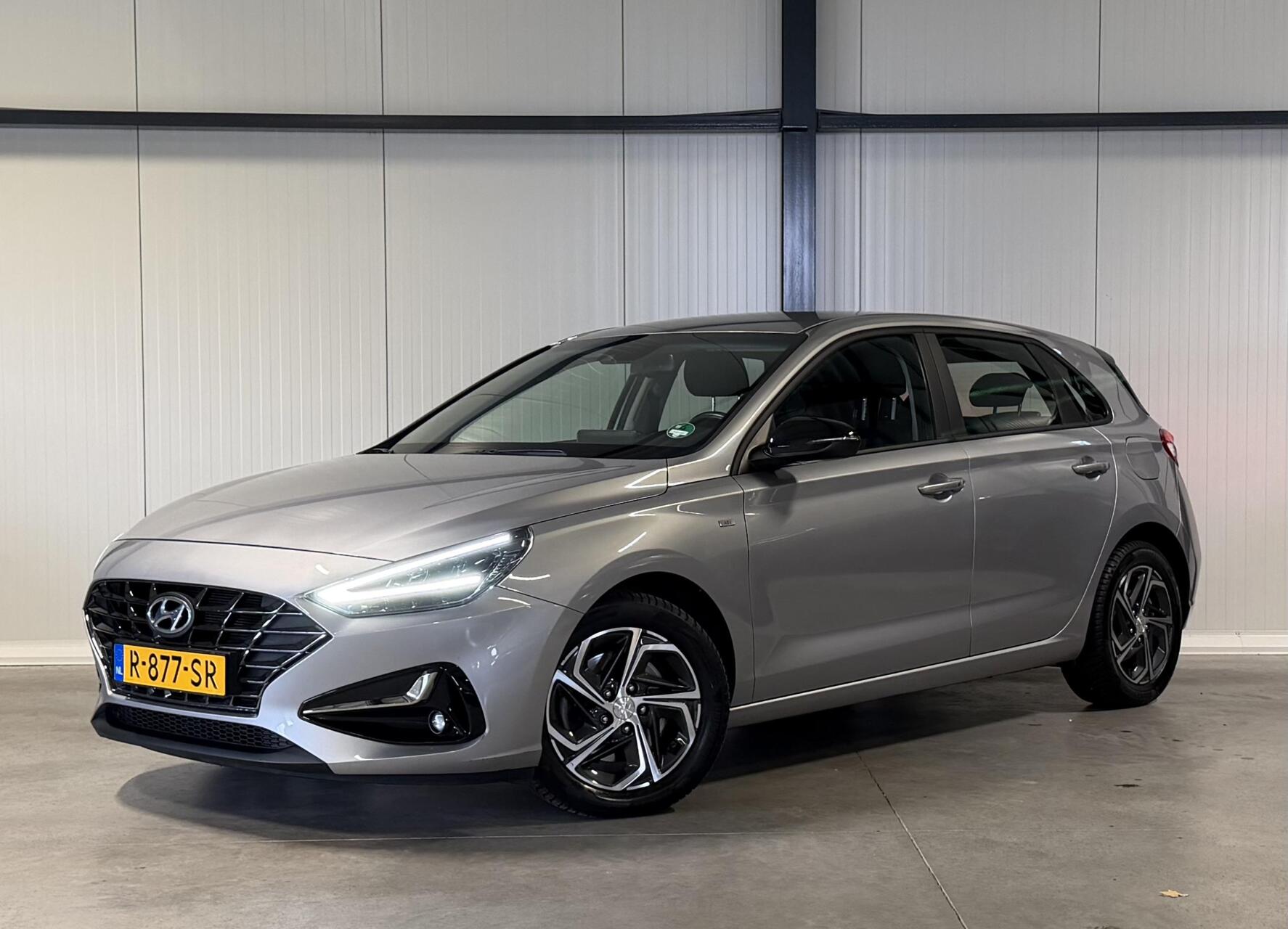 Hyundai I 30 1.0 T-GDi MHEV Comfort Smart Carplay Camera NAP 2022 - voorkant