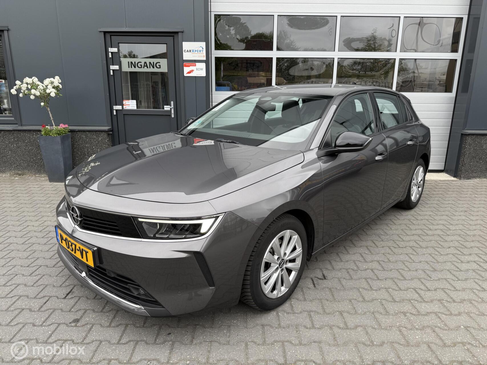 Opel Astra 1.2 Business Edition / Carplay 2022 - voorkant