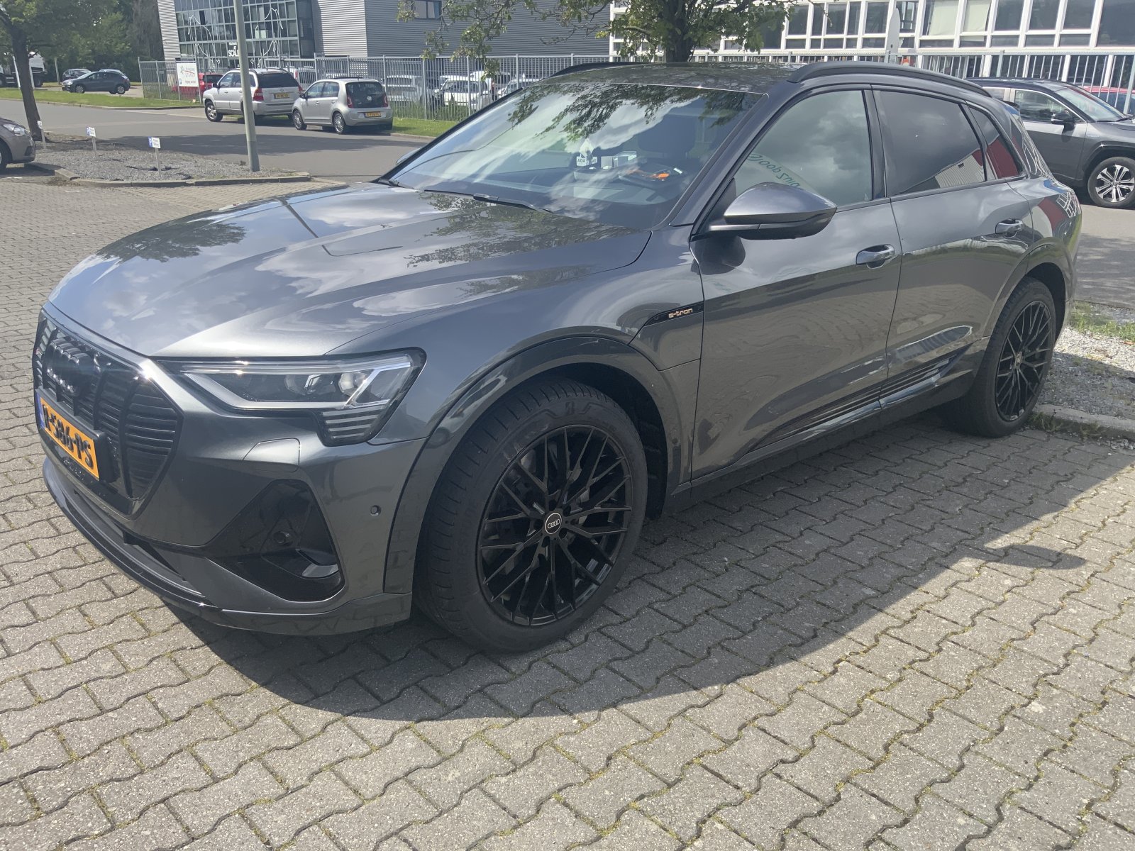 Audi E-tron 55  2022 - voorkant