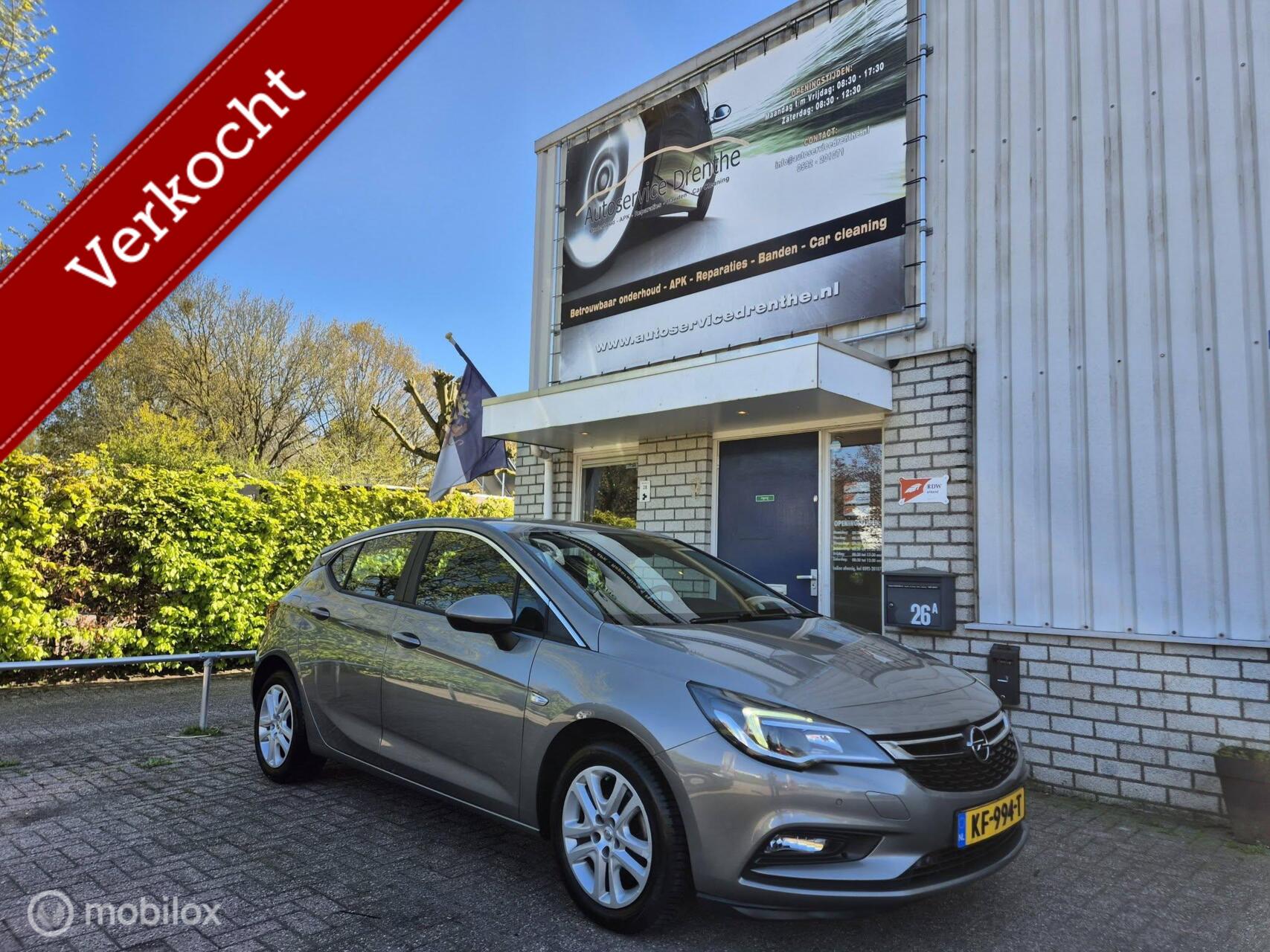 Opel Astra 1.0 Business+ NAVI / CRUISE / TR.HAAK / STOELVERW. / STUURVERW. / NAP / 2016 - voorkant