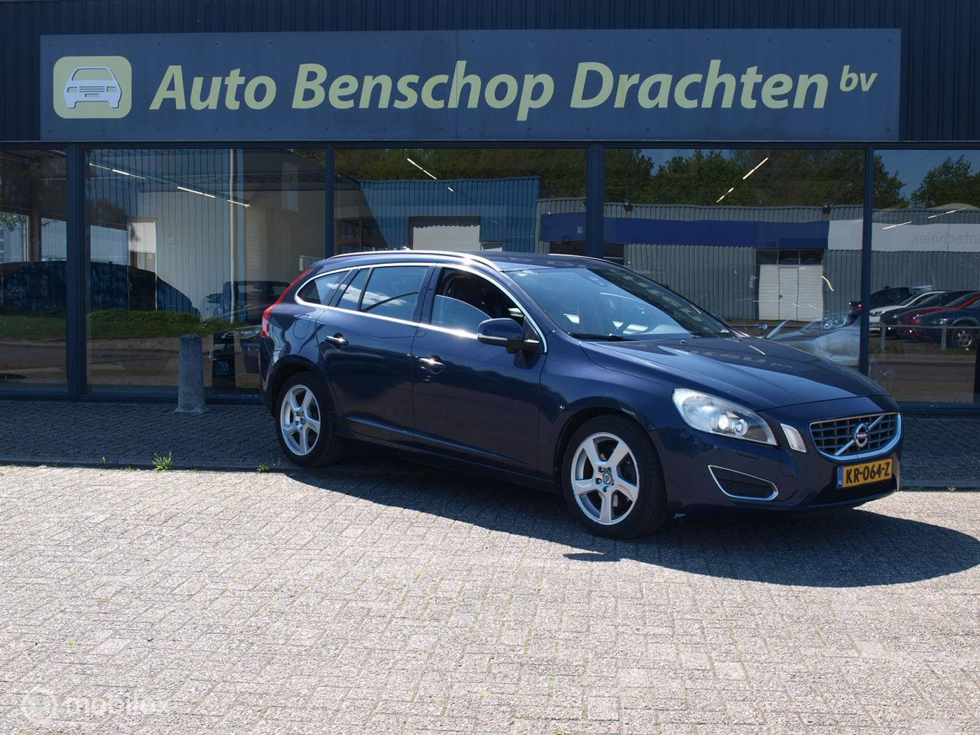 Volvo V60 Summum 5 Cil. 163pk Aut6 Summum BLiS Elec Stoel Leer 2011 - voorkant