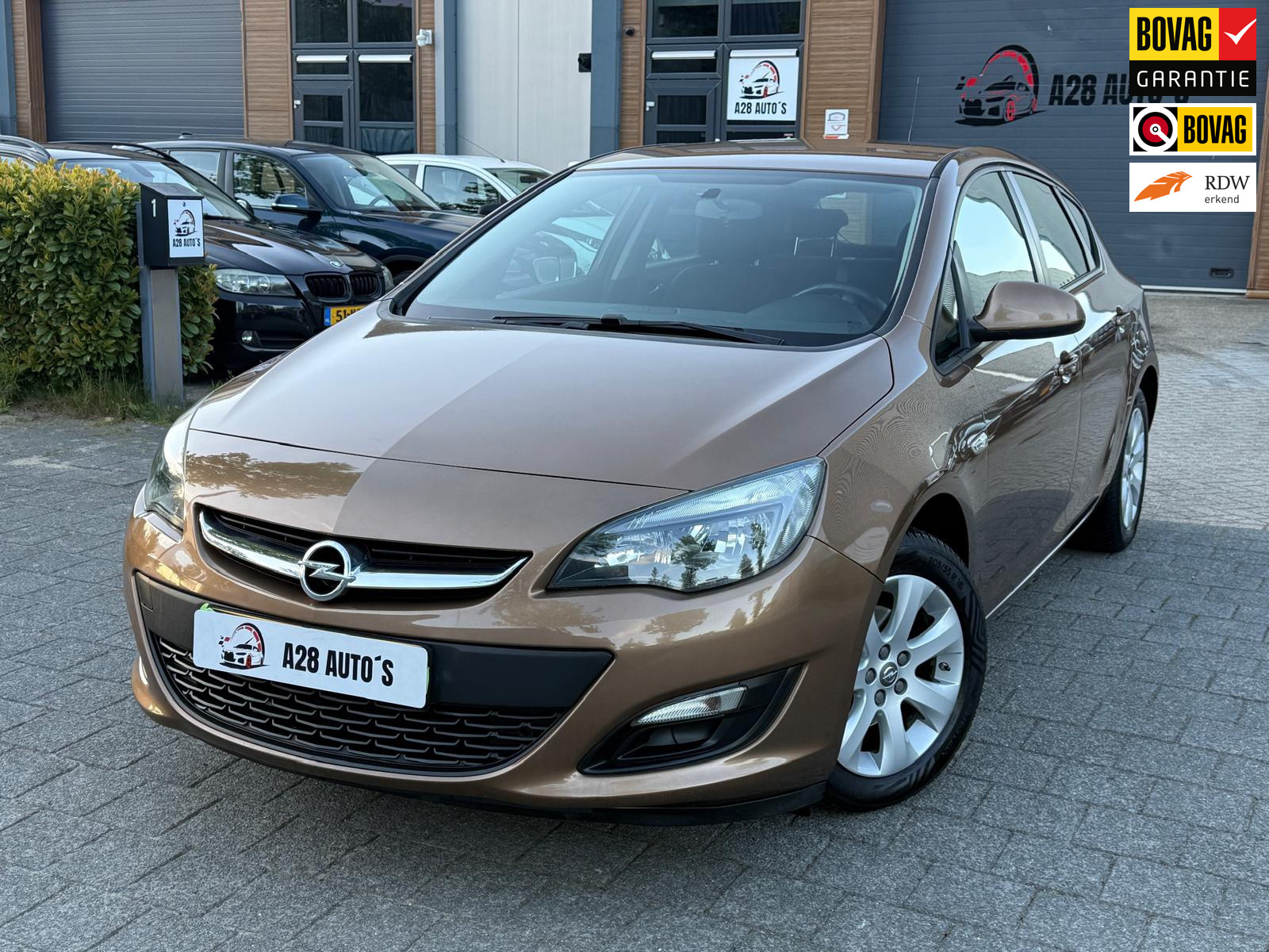 Opel Astra 1.4 Turbo Sport + | Airco | Automaat | NAP 2015 - voorkant