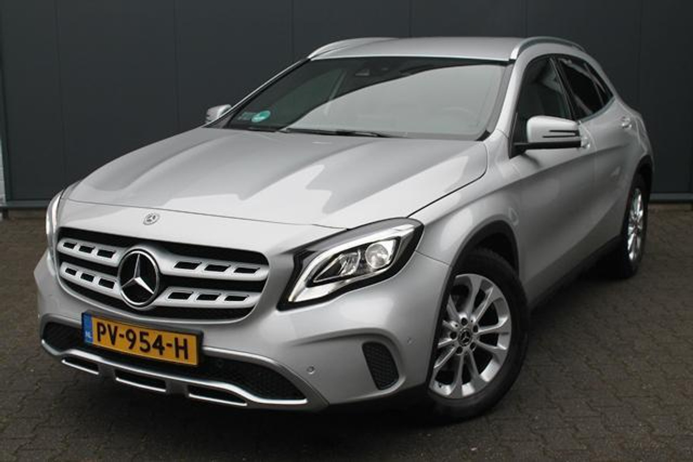 Foto van MERCEDES-BENZ GLA 180