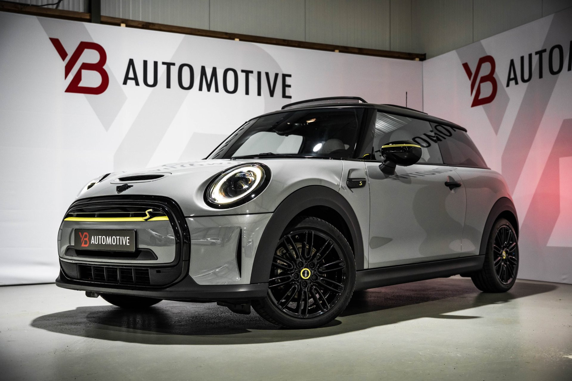 Foto van MINI COOPER SE