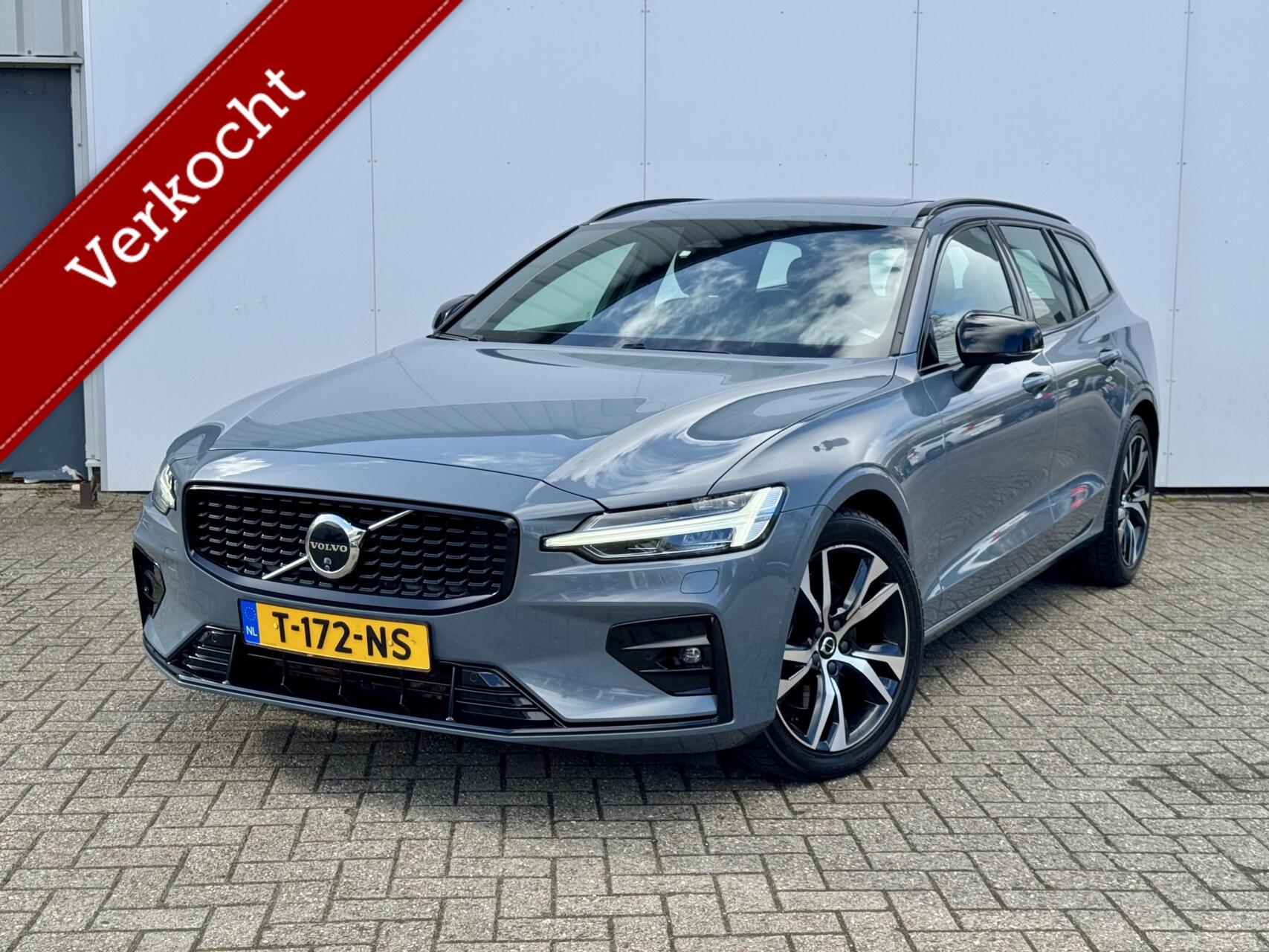 Volvo V60 B4 Plus Dark|360*|HK audio|ACC|Standkachel|Pano|Trekh|stoel/stuur/voorruitverw. 2023 - voorkant