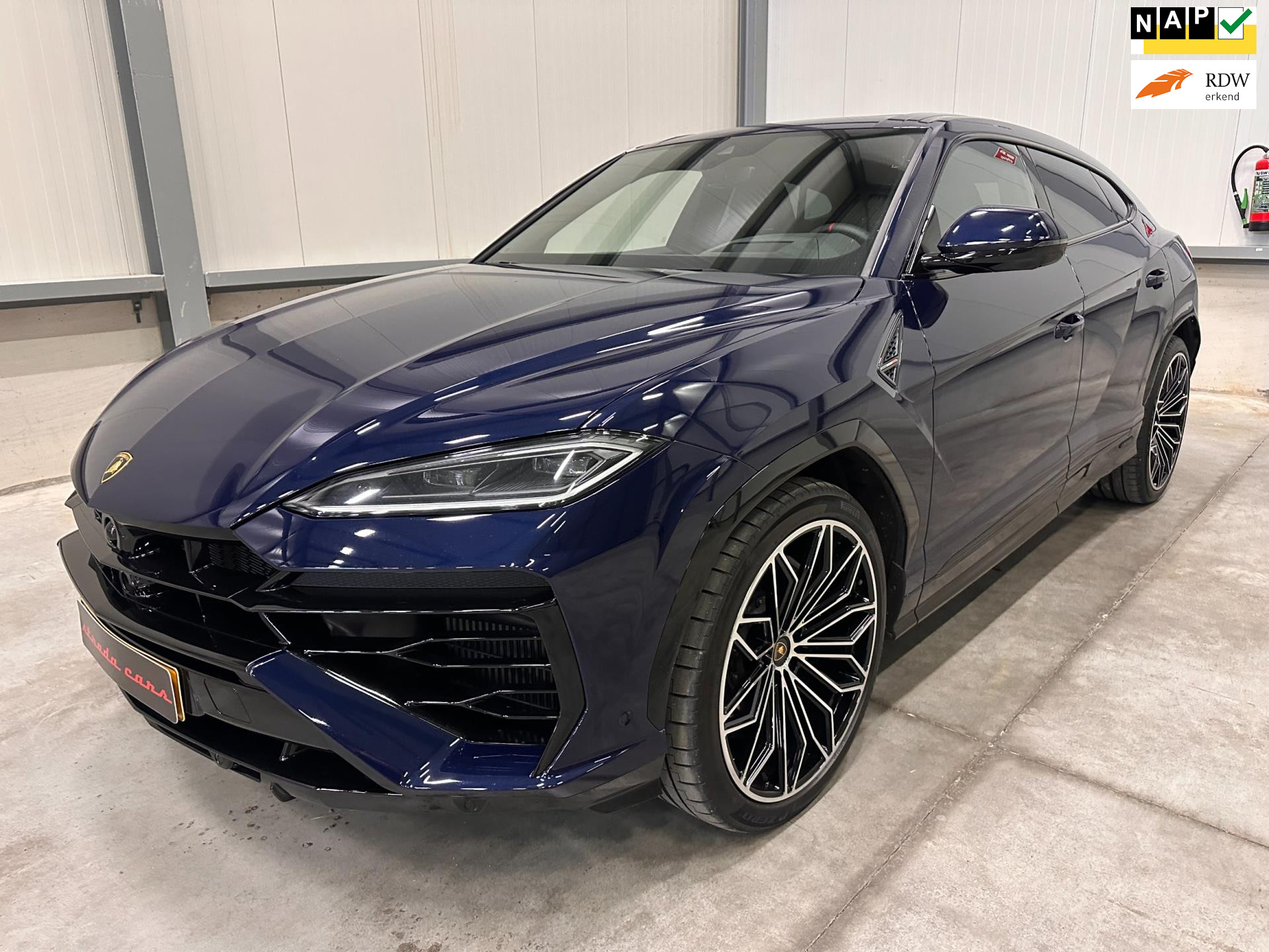 Foto van LAMBORGHINI URUS