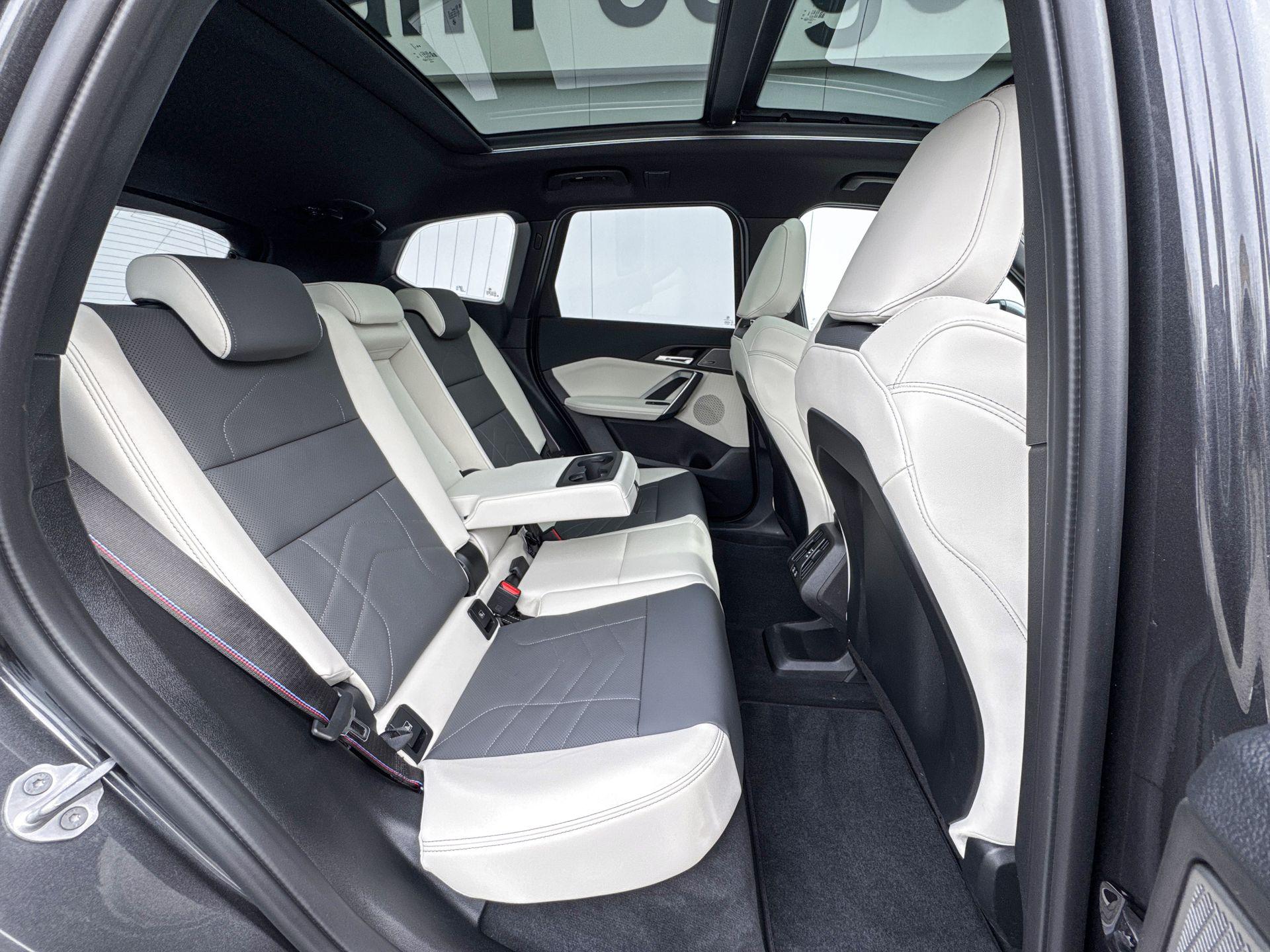 Foto van BMW Ix1 Edrive20