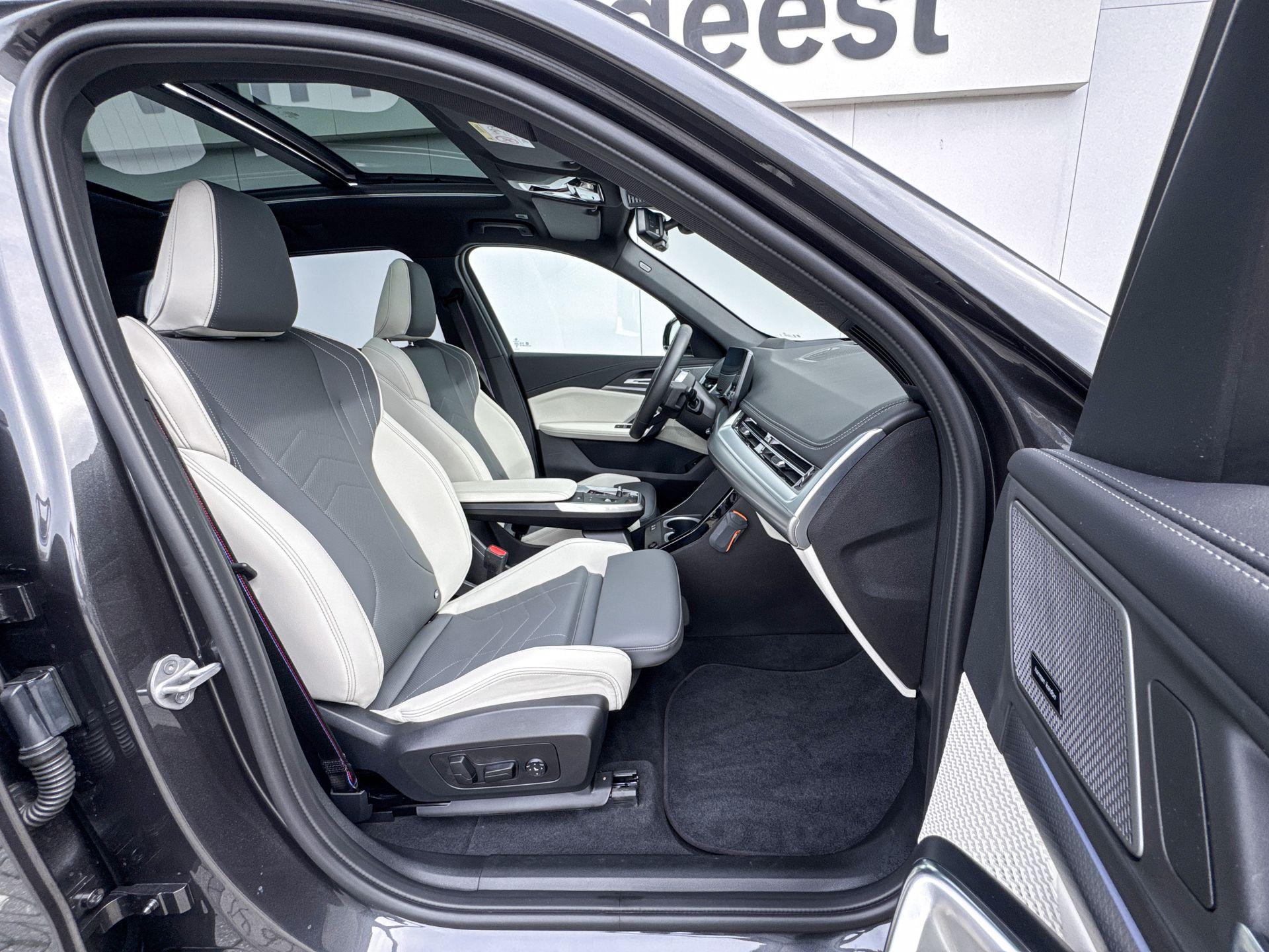 Foto van BMW Ix1 Edrive20