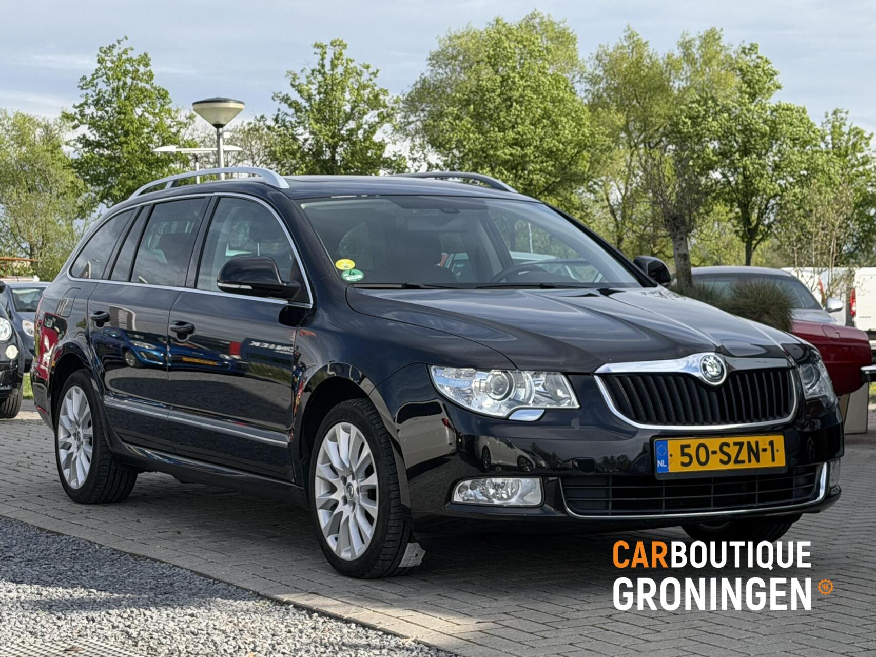 Skoda Superb 2.0 TDI Ambition | AUTOMAAT | PANO | NAP 2012 - voorkant