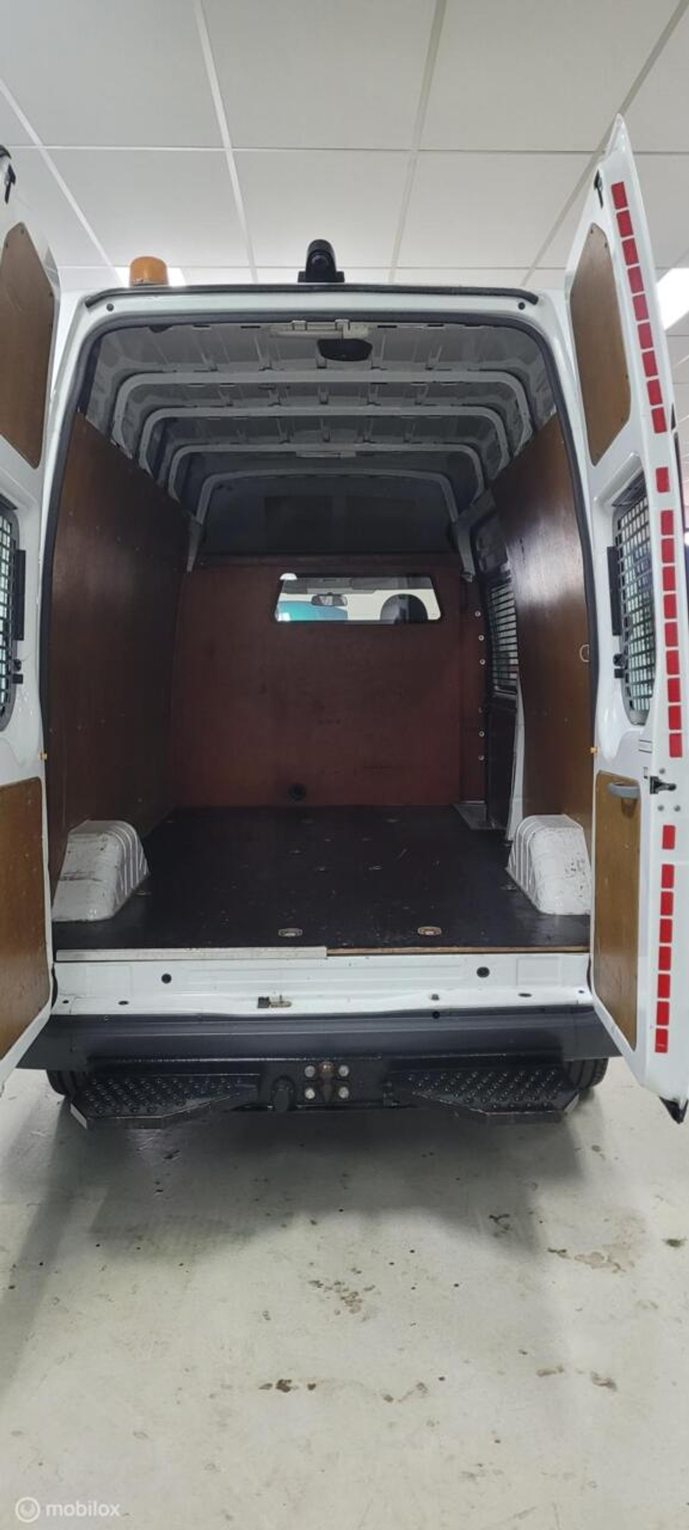 Foto van Ford Transit 350l Van 115dpf 4,27