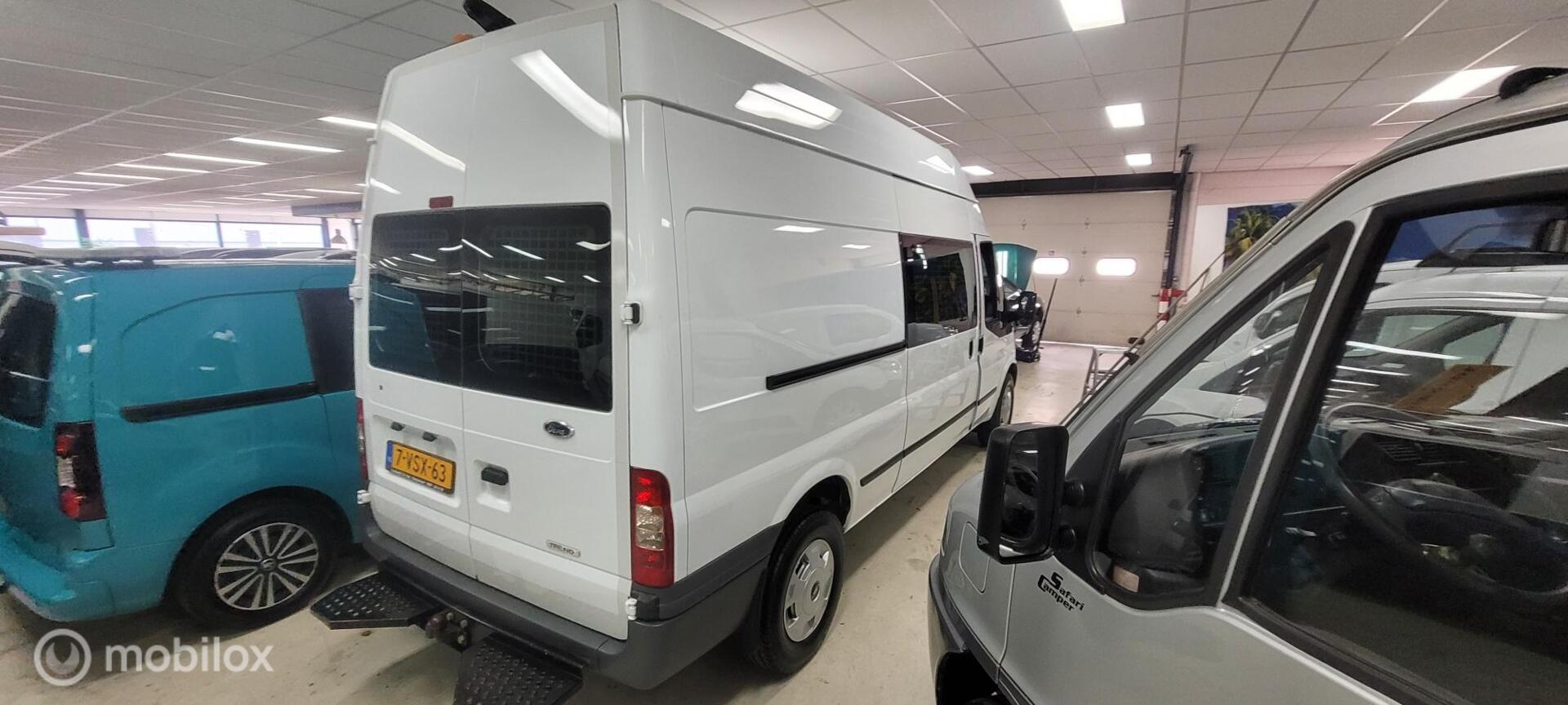 Foto van Ford Transit 350l Van 115dpf 4,27
