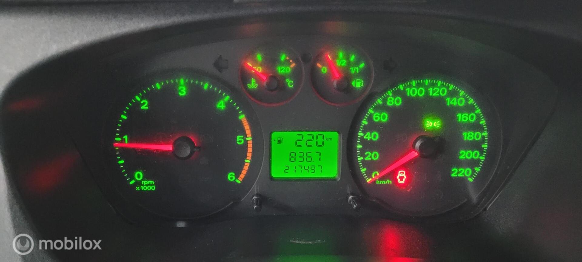 Foto van Ford Transit 350l Van 115dpf 4,27