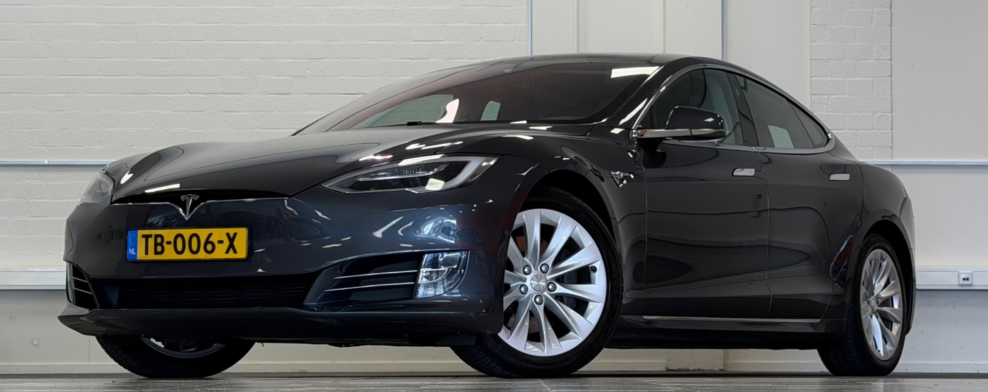 Foto van TESLA MODEL S