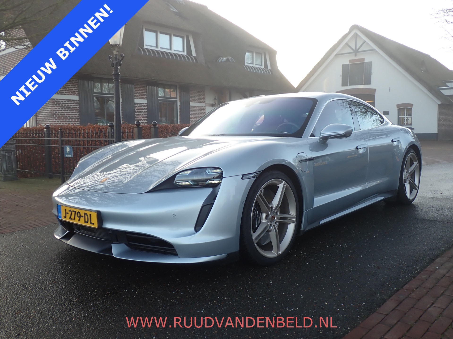 Foto van PORSCHE TAYCAN TURBO