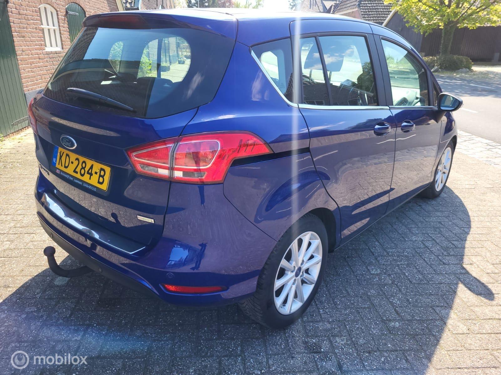 Foto van Ford B-max