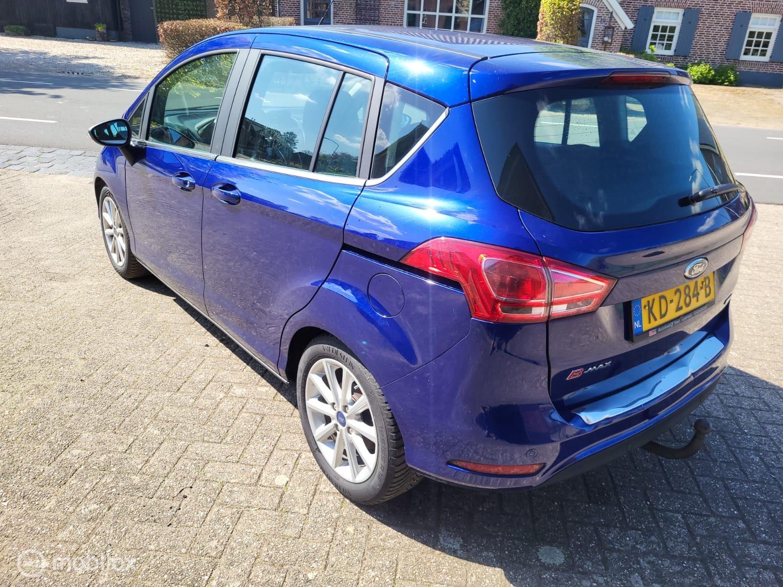 Foto van Ford B-max