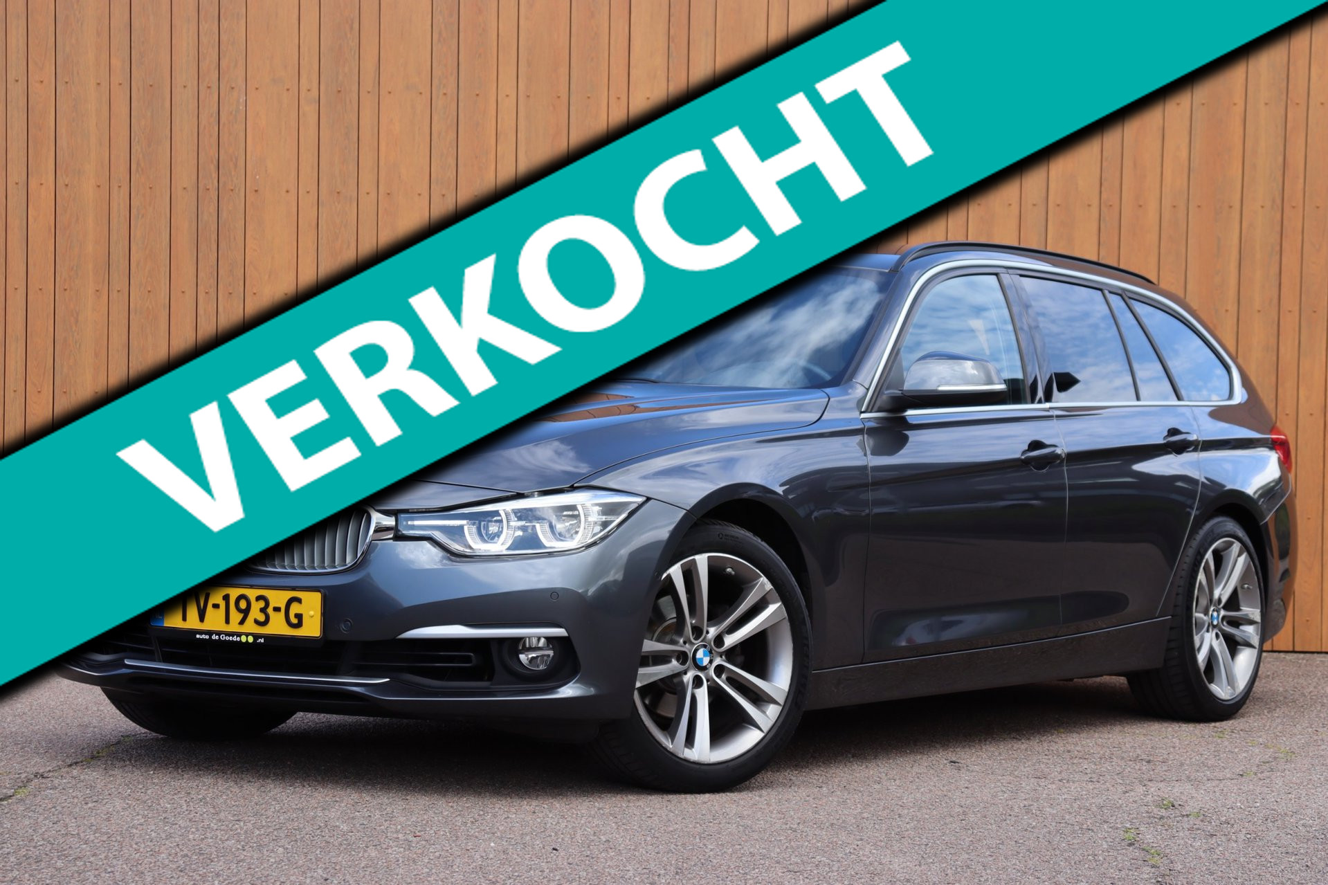 BMW 318i 318i Luxury Edition org.NL leer+el+vw camera el.klep trekhaak 2018 - voorkant