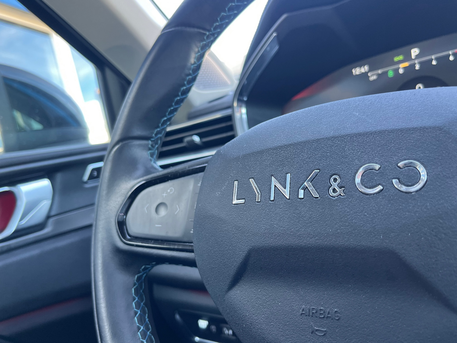 Foto van Lynk&co LYNK & Co 01