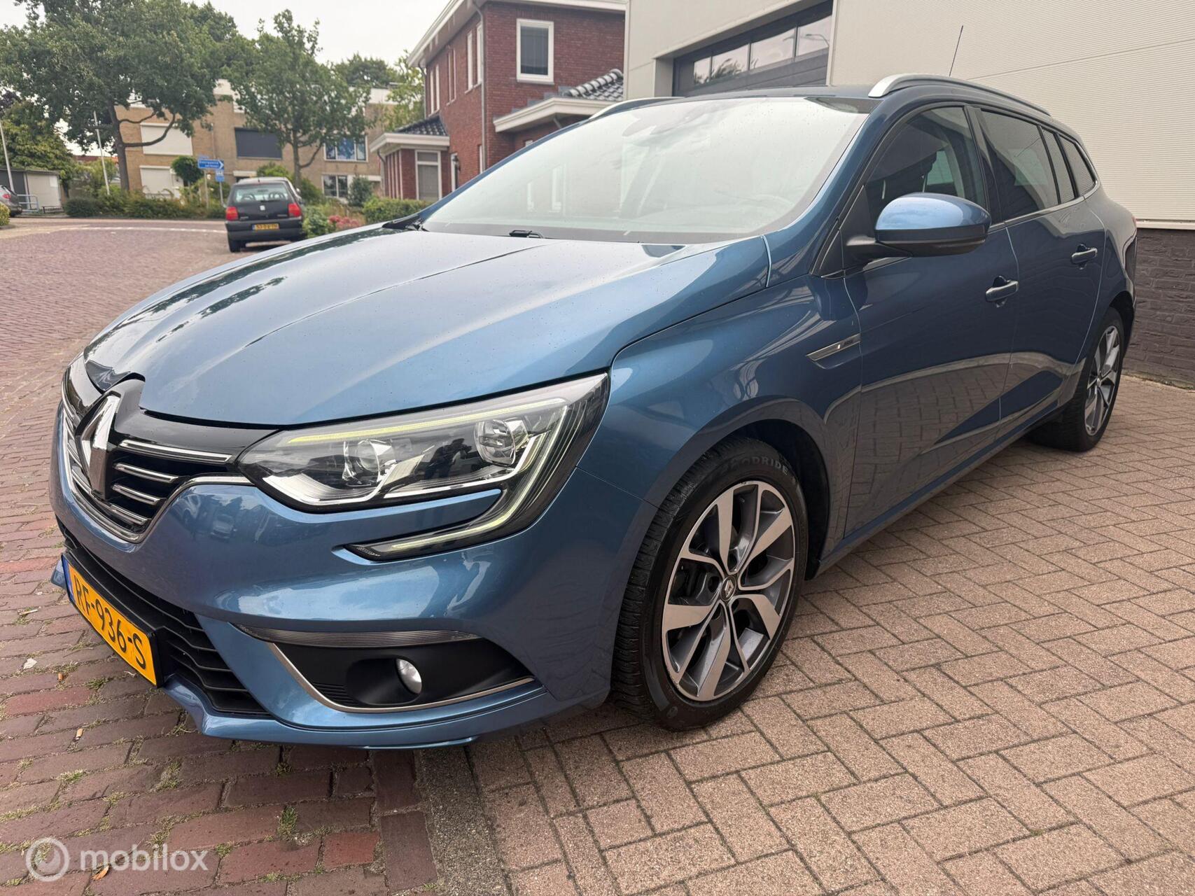 Renault Megane 1.2 TCe Bose uitvoering 2017 - voorkant