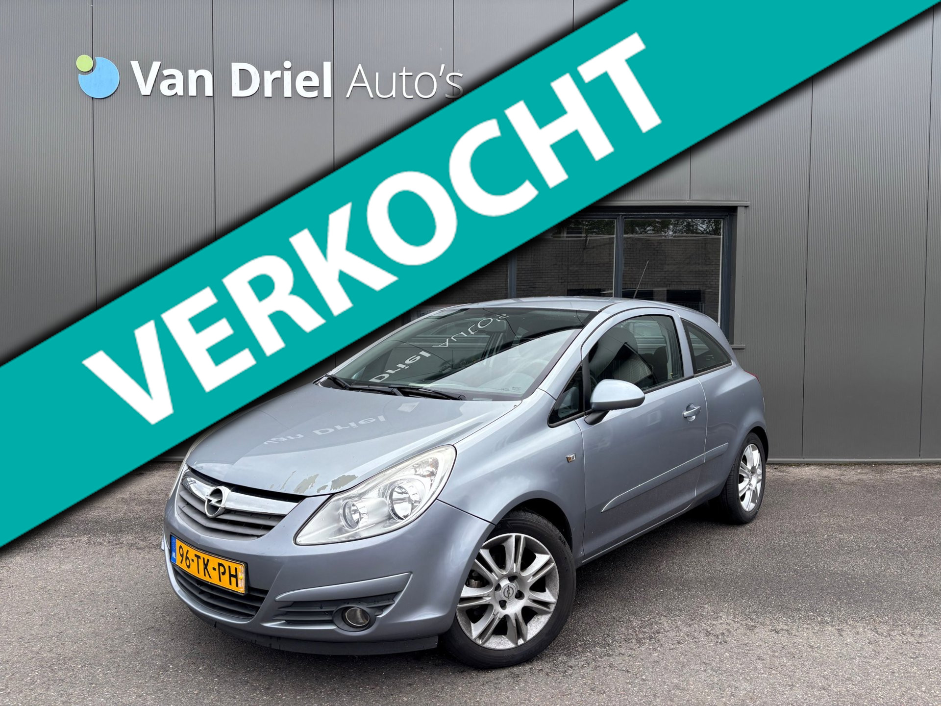 Opel Corsa 1.2-16V Enjoy / Airco! 2006 - voorkant