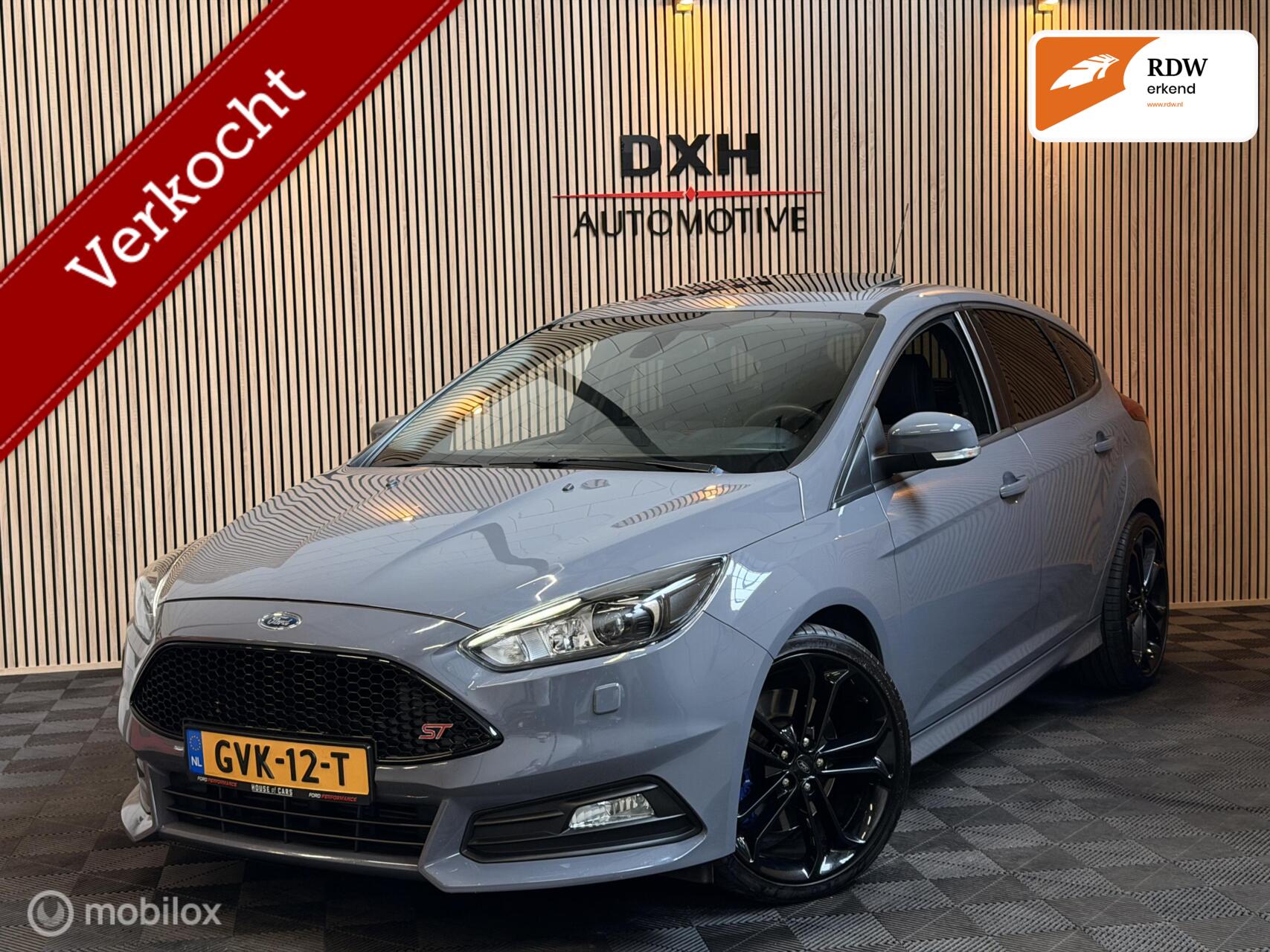 Ford Focus 2.0 ST ST3 250pk StealthGrey PANO CARPLAY RECARO 2016 - voorkant