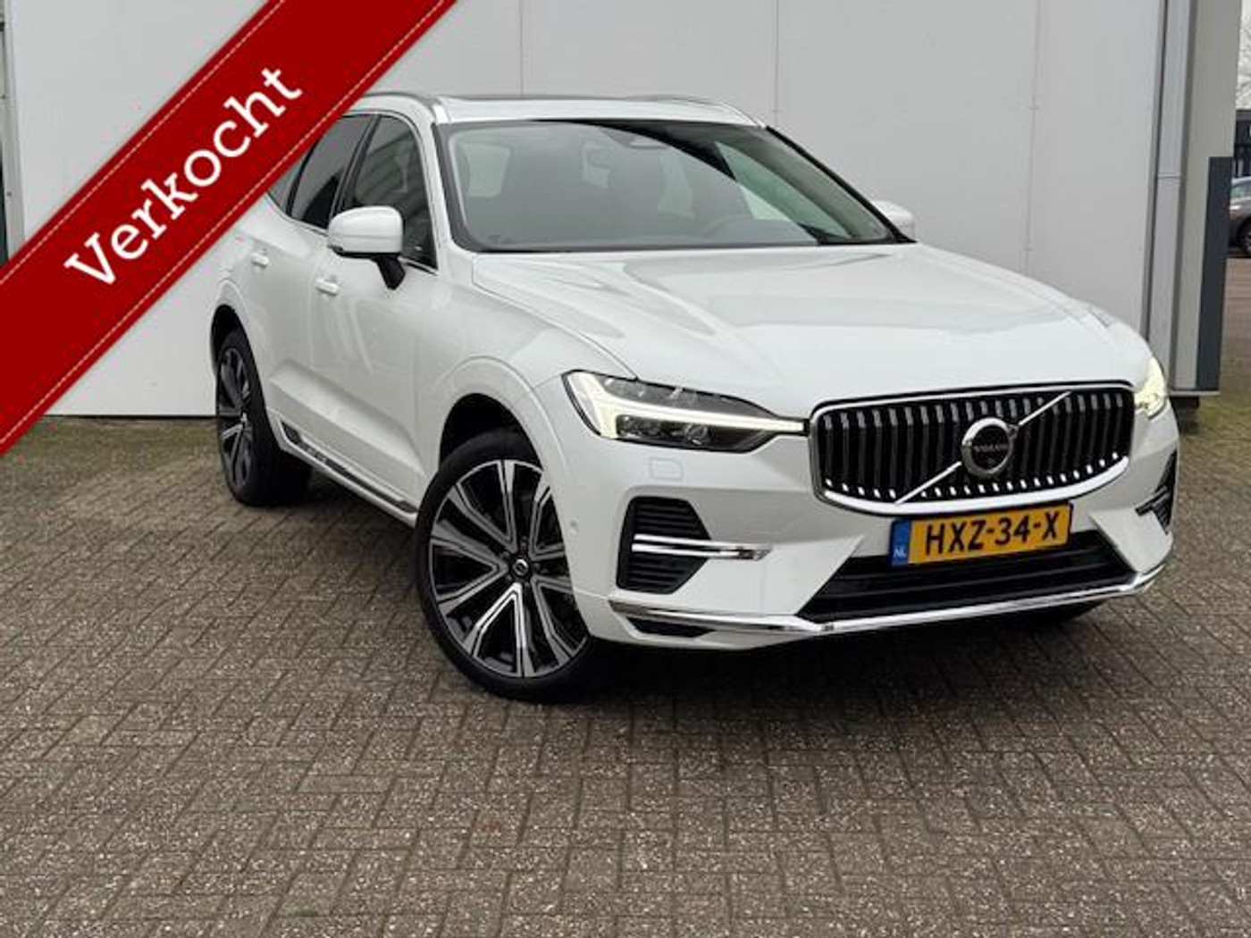 Volvo Xc60 2.0 T6 hybrid AWD Plus Bright|Pano|PAS v/a|el.bed.stoelen|trekh.| 2025 - voorkant