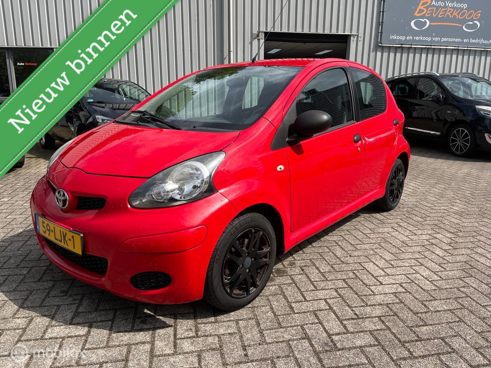 Toyota Toyota Aygo 1.0-12V Comfort 2010 - voorkant