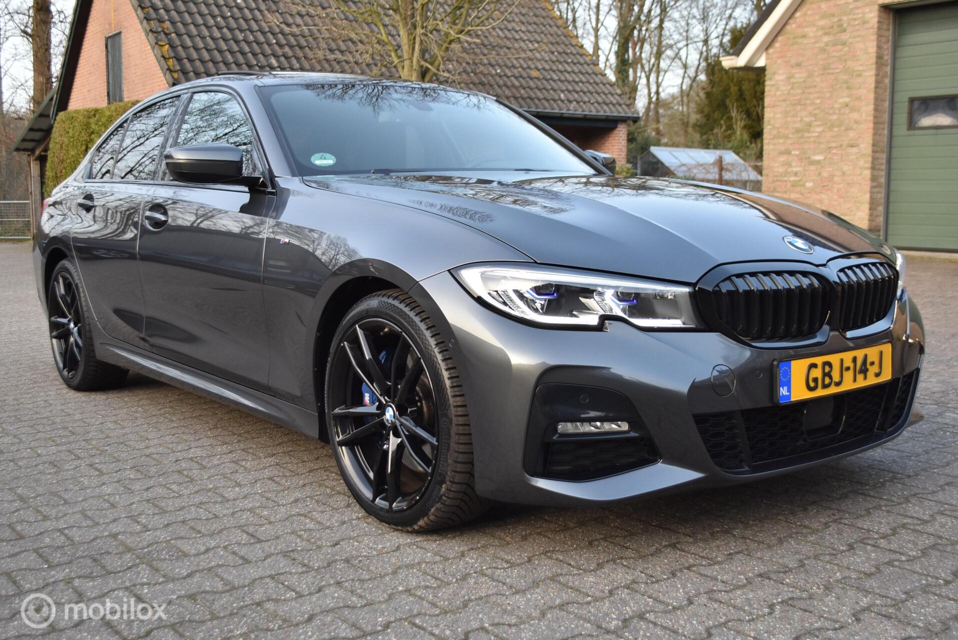 Foto van BMW 330E