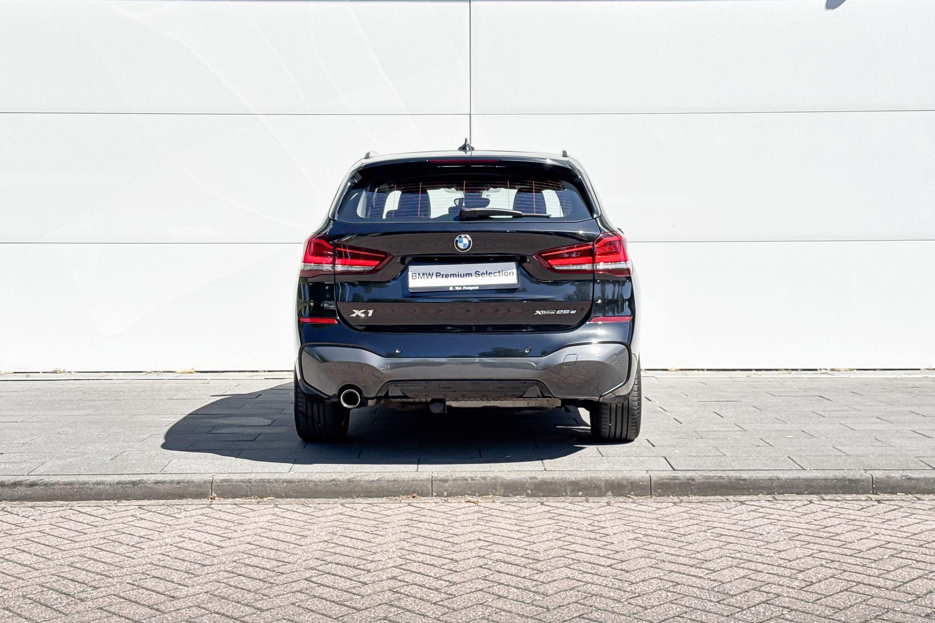 Foto van BMW X1 Xdrive25e