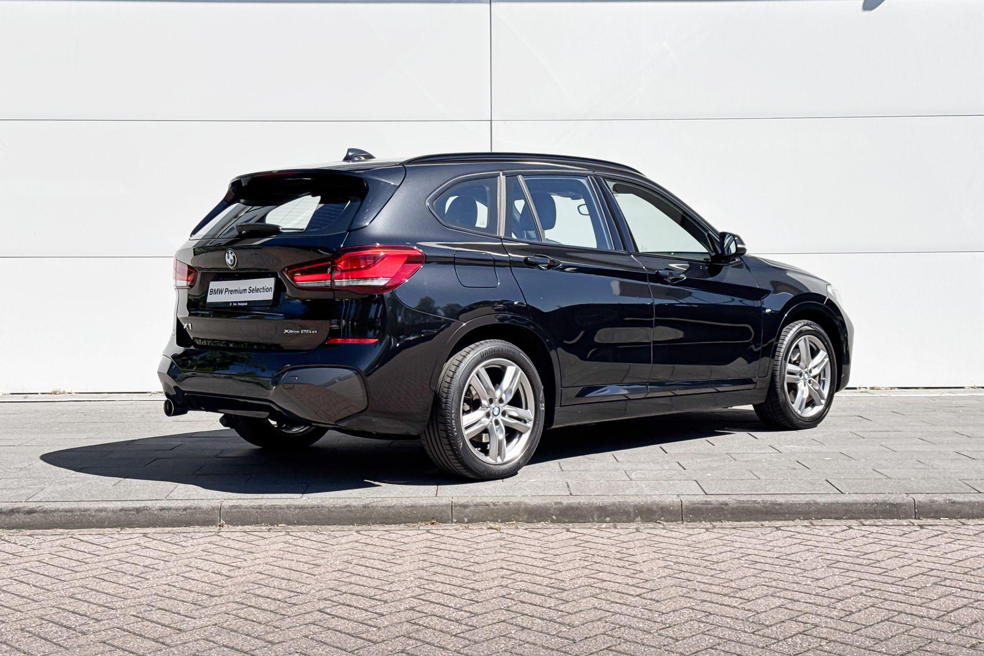 Foto van BMW X1 Xdrive25e