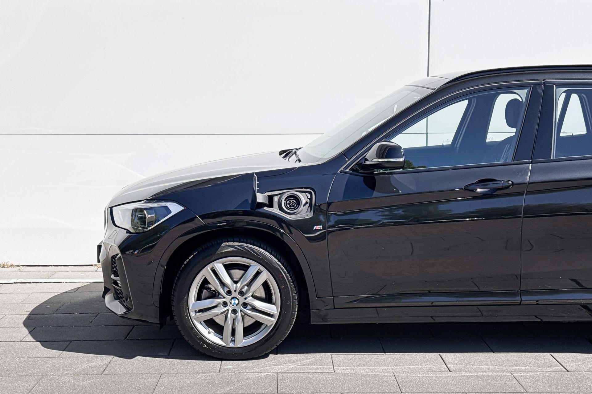 Foto van BMW X1 Xdrive25e