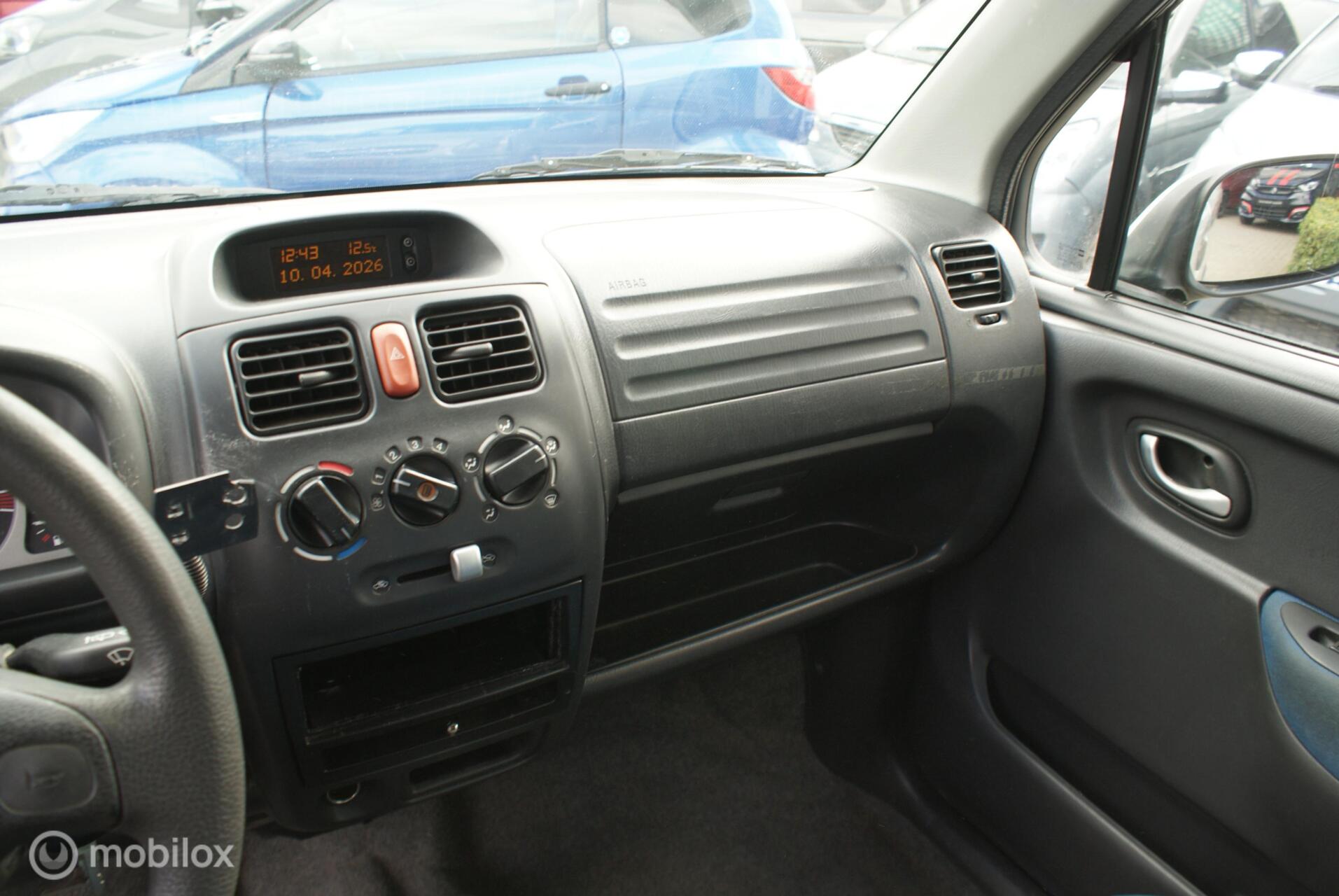 Foto van Opel Agila