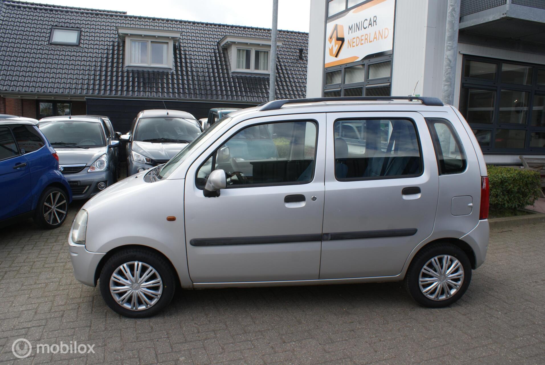 Opel Agila 1.2-16V Enjoy Inruiler incl. Nieuwe APK zo mee 2003 - voorkant