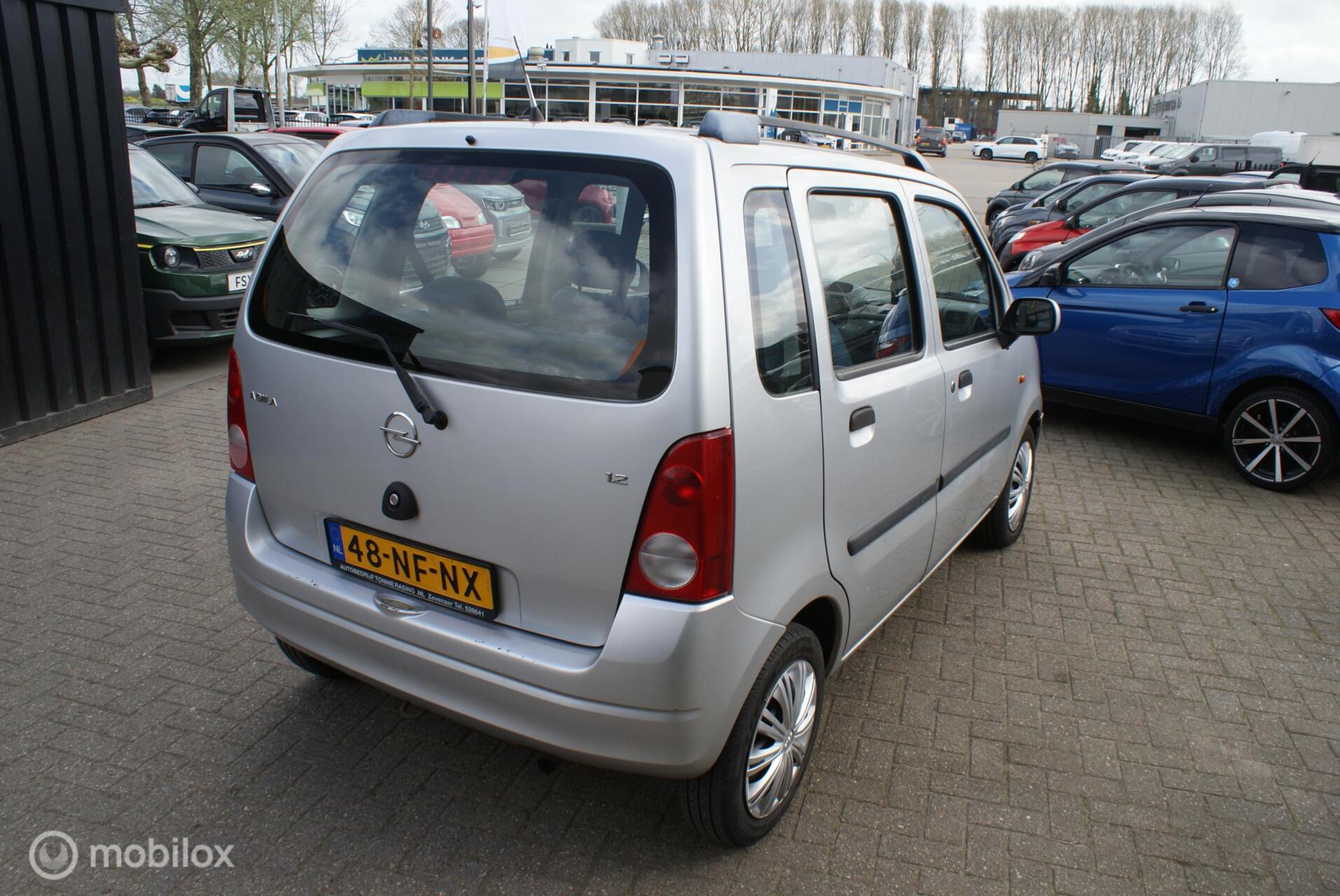 Foto van Opel Agila
