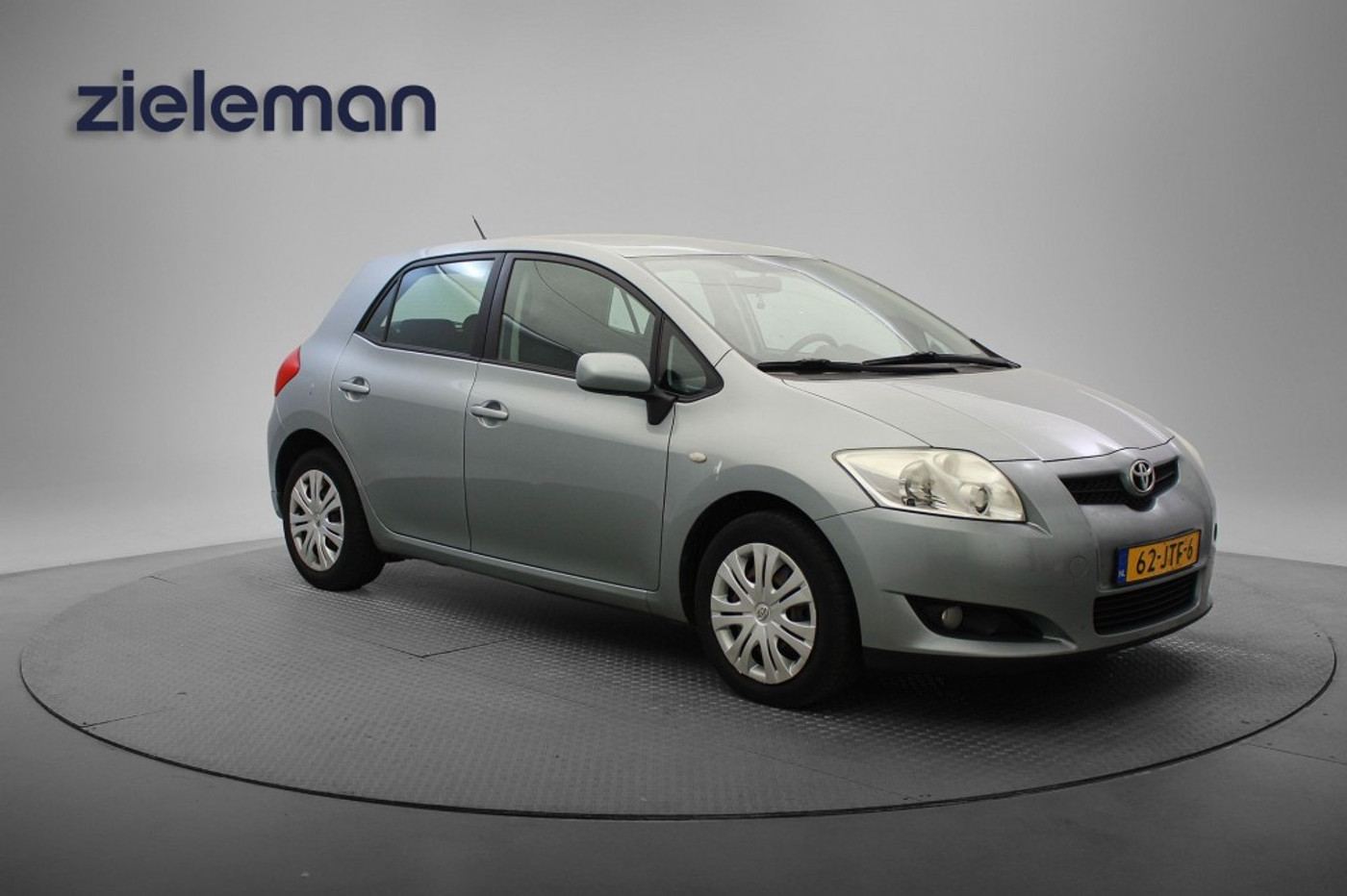 Toyota Toyota Auris 1.8 Aspiration - Clima, navi 2009 - voorkant
