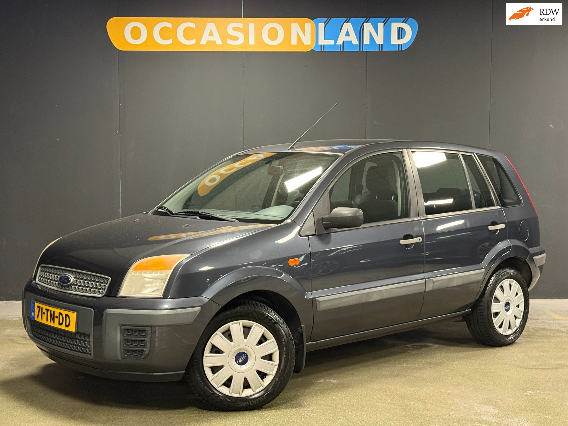 Ford Fusion 1.4-16V Champion|APK|AIRCO|TREKHAAK|GOEDONDERHOUDEN| 2006 - voorkant
