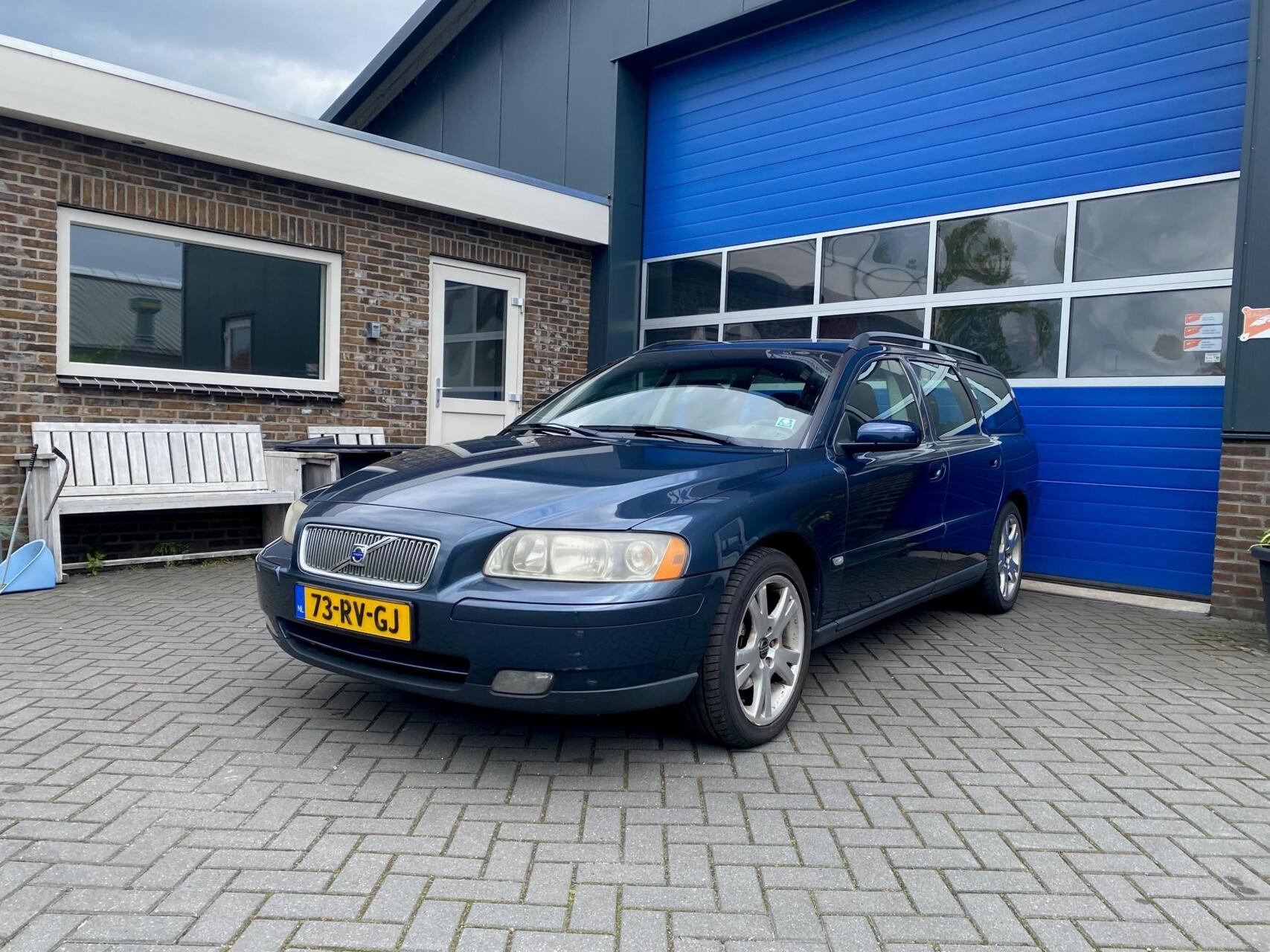 Volvo V70 2.4 Momentum clima cruise 2005 - voorkant