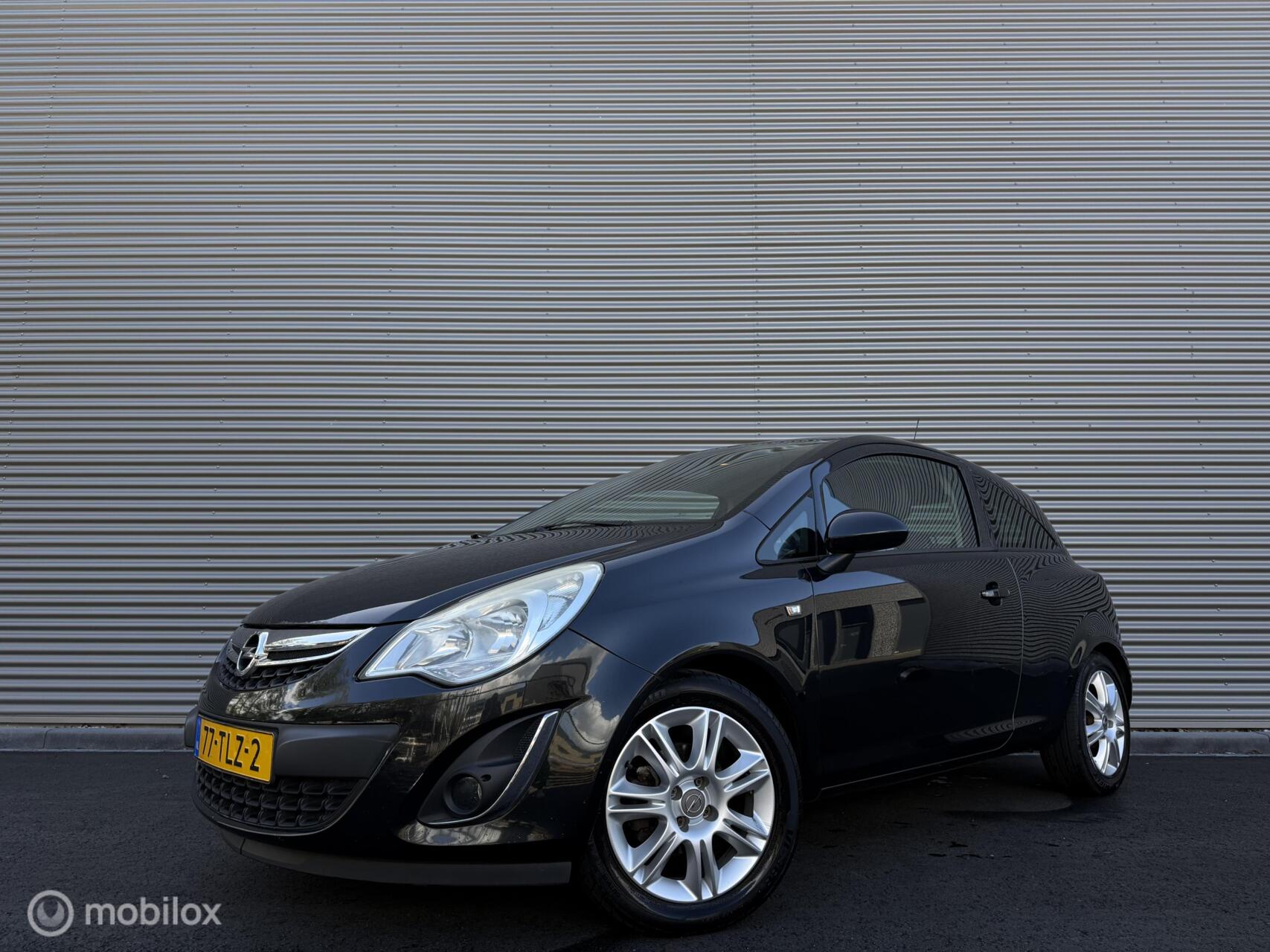 Opel Corsa 1.2 EcoFlex Color Edition LPG | Airco | Navi | Isofix | Nieuwe APK 2012 - voorkant