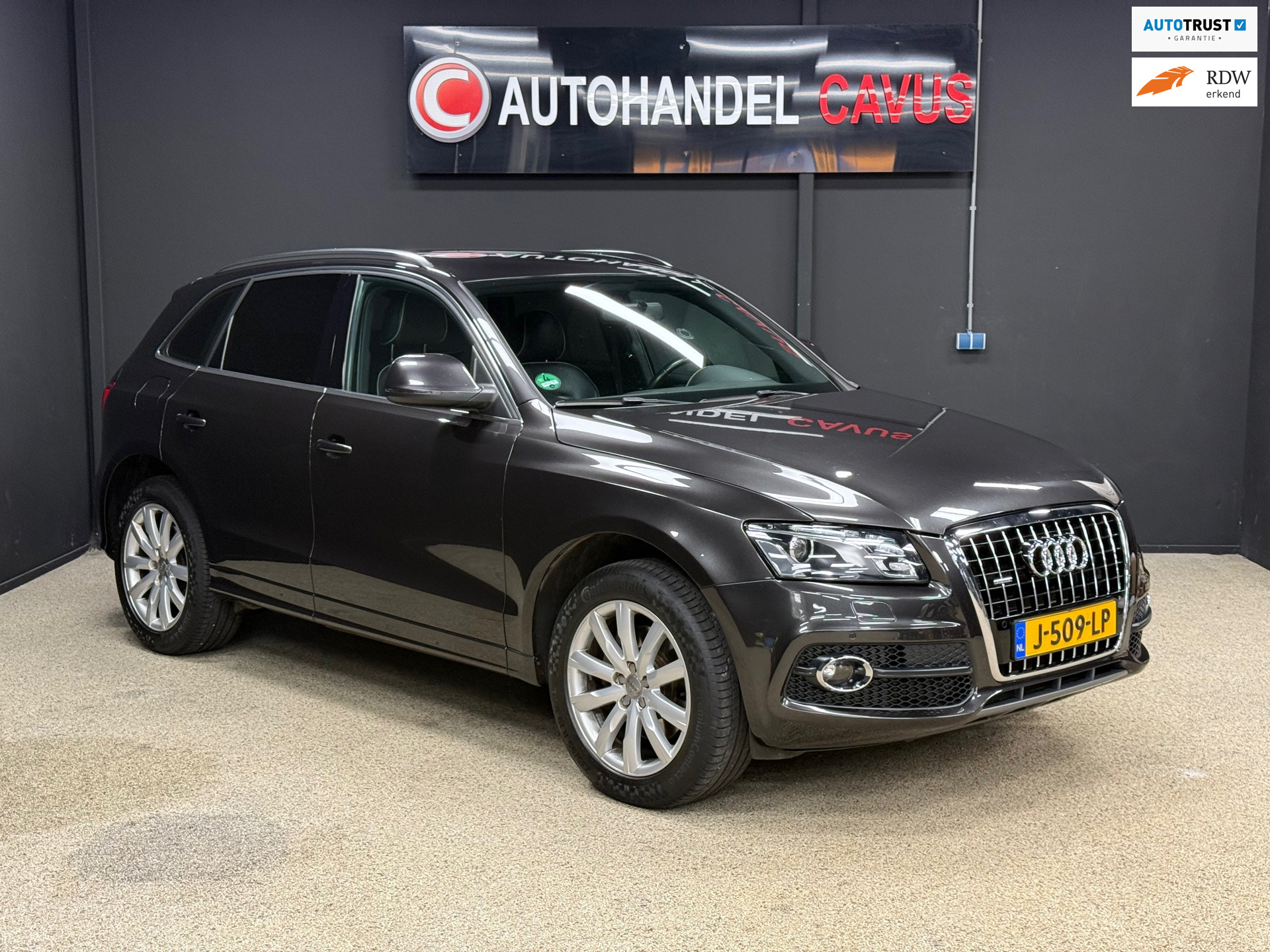 Audi Audi Q5 3.2 FSI quattro Pro Line Aut/Cruise/Camera/Stoelverw 2010 - voorkant