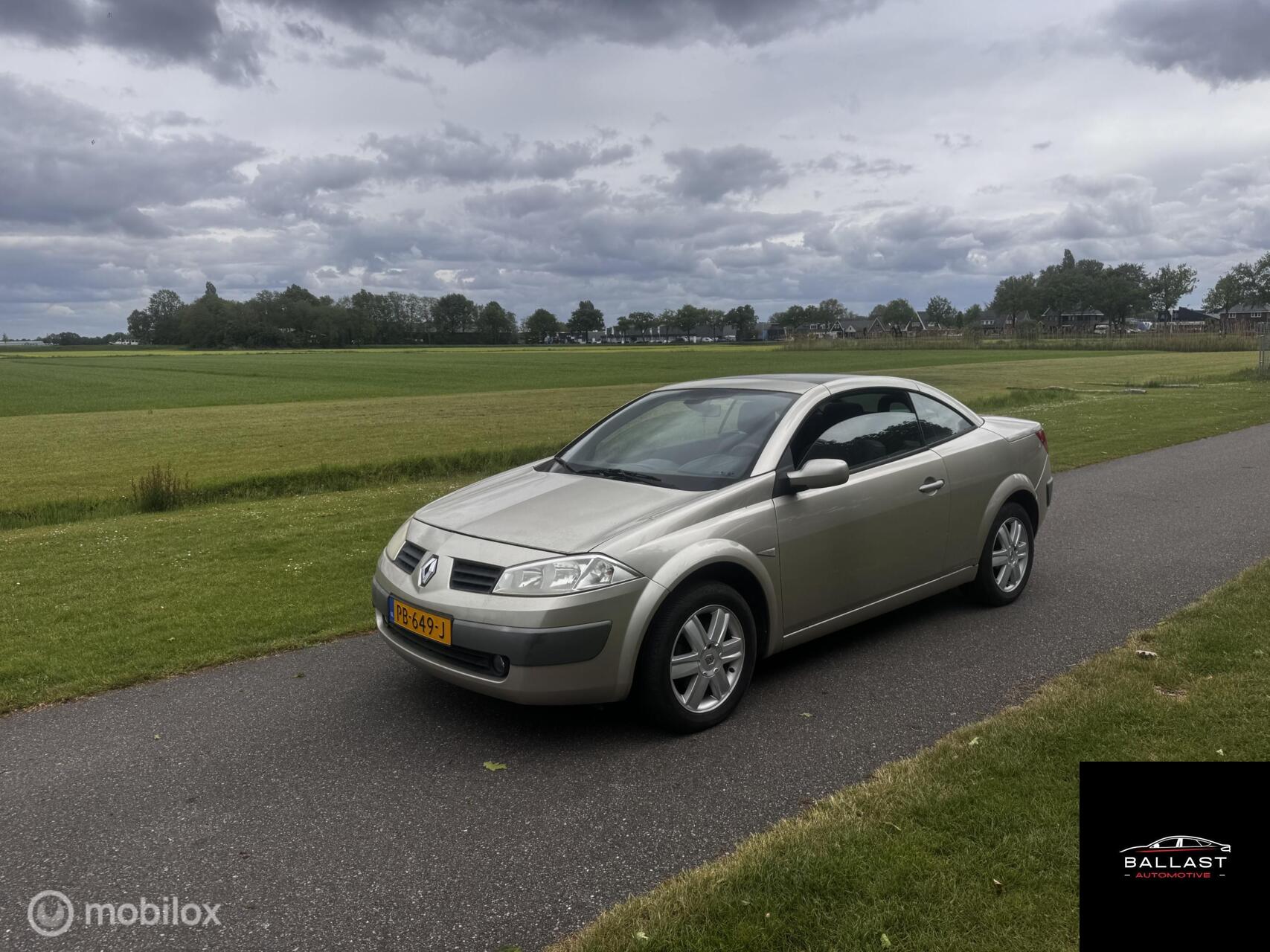 Renault Megane 1.6-16V Authentique 2005 - voorkant