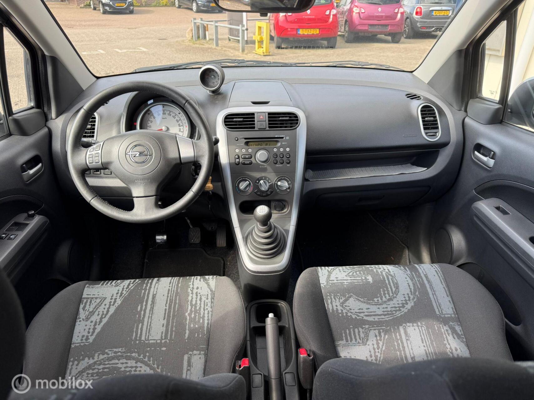 Foto van Opel Agila