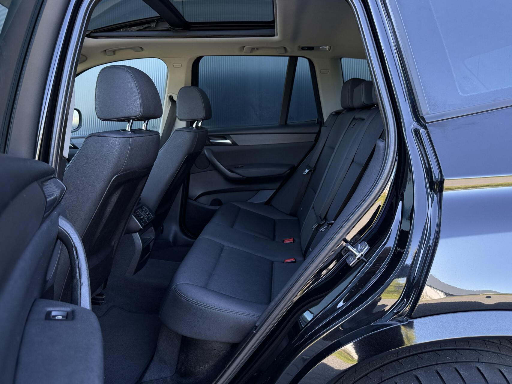 Foto van BMW X3 Xdrive28i